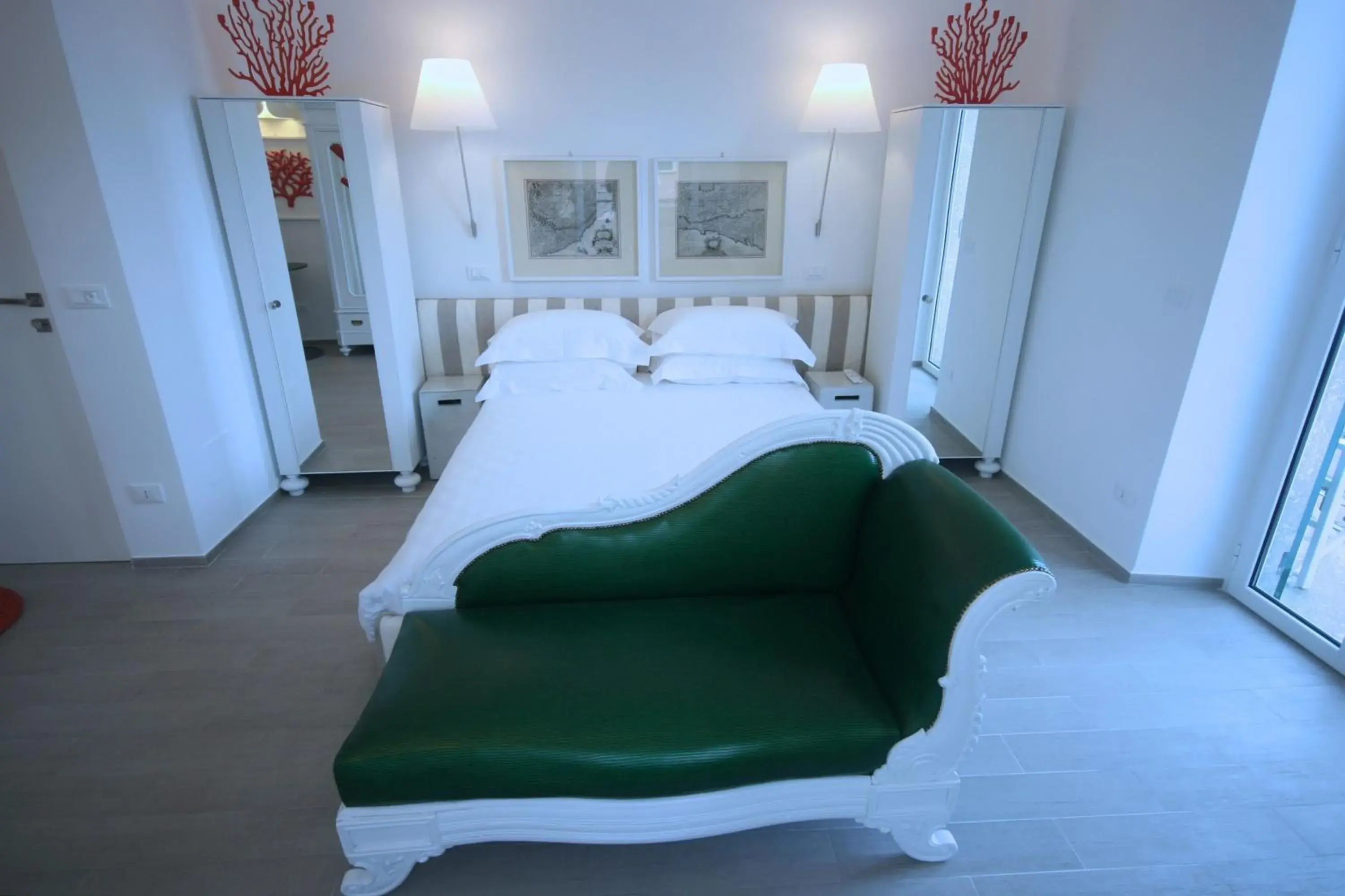 Queen Room with Sea View in Ca' de Tobia Queen Room with Sea View in Ca' de Tobia