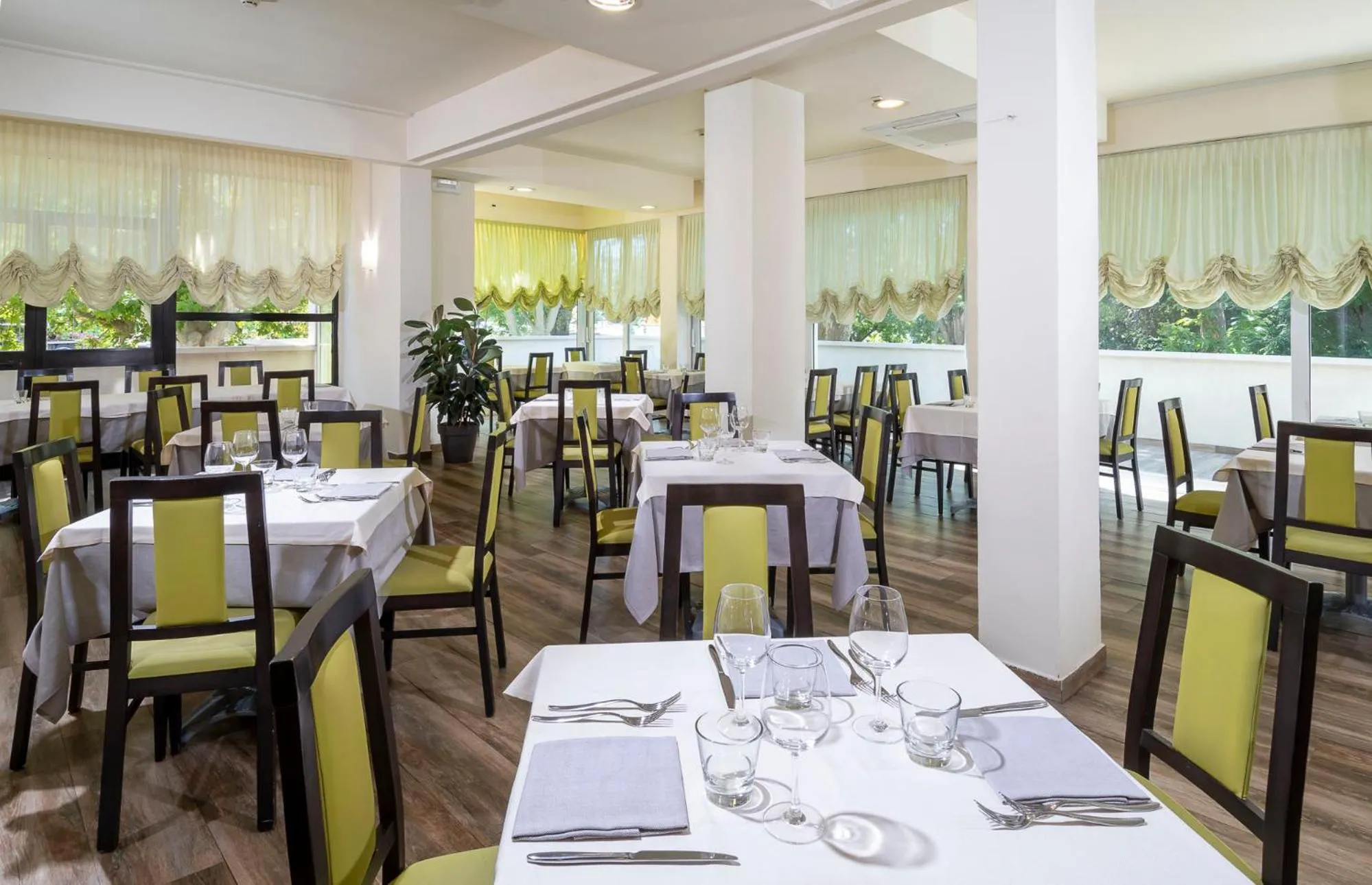 Restaurant/places to eat in Union Park Hotel al mare con Piscina - Parcheggio - Spiaggia - A MH Collection Hotels