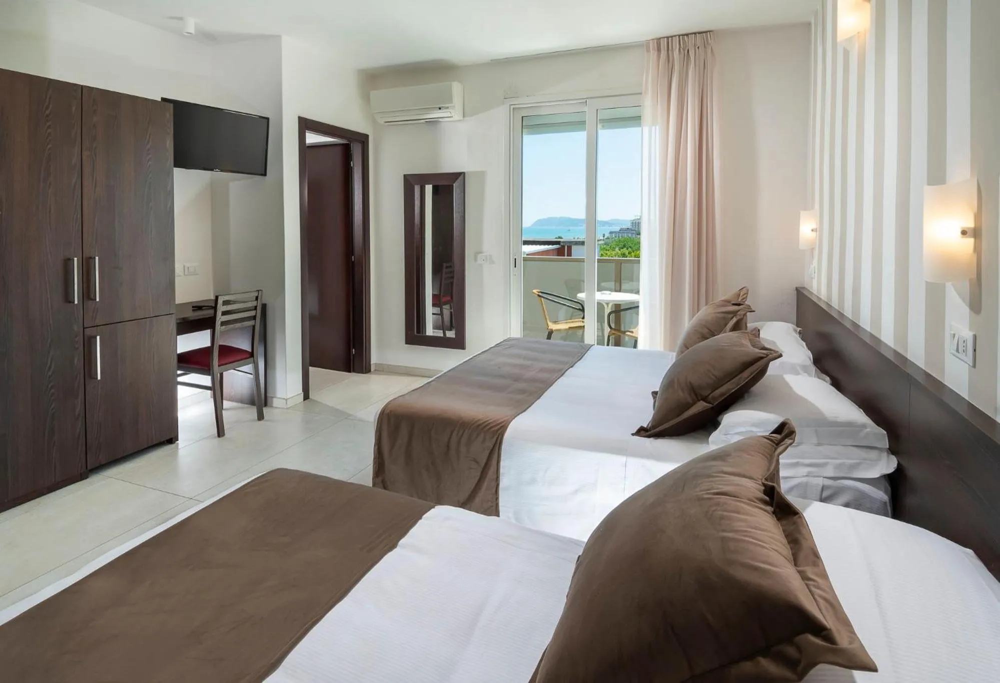 Bedroom, Bed in Union Park Hotel al mare con Piscina - Parcheggio - Spiaggia - A MH Collection Hotels