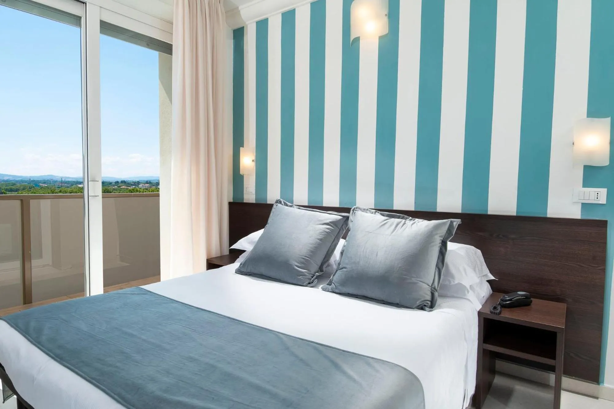 Bed in Union Park Hotel al mare con Piscina - Parcheggio - Spiaggia - A MH Collection Hotels