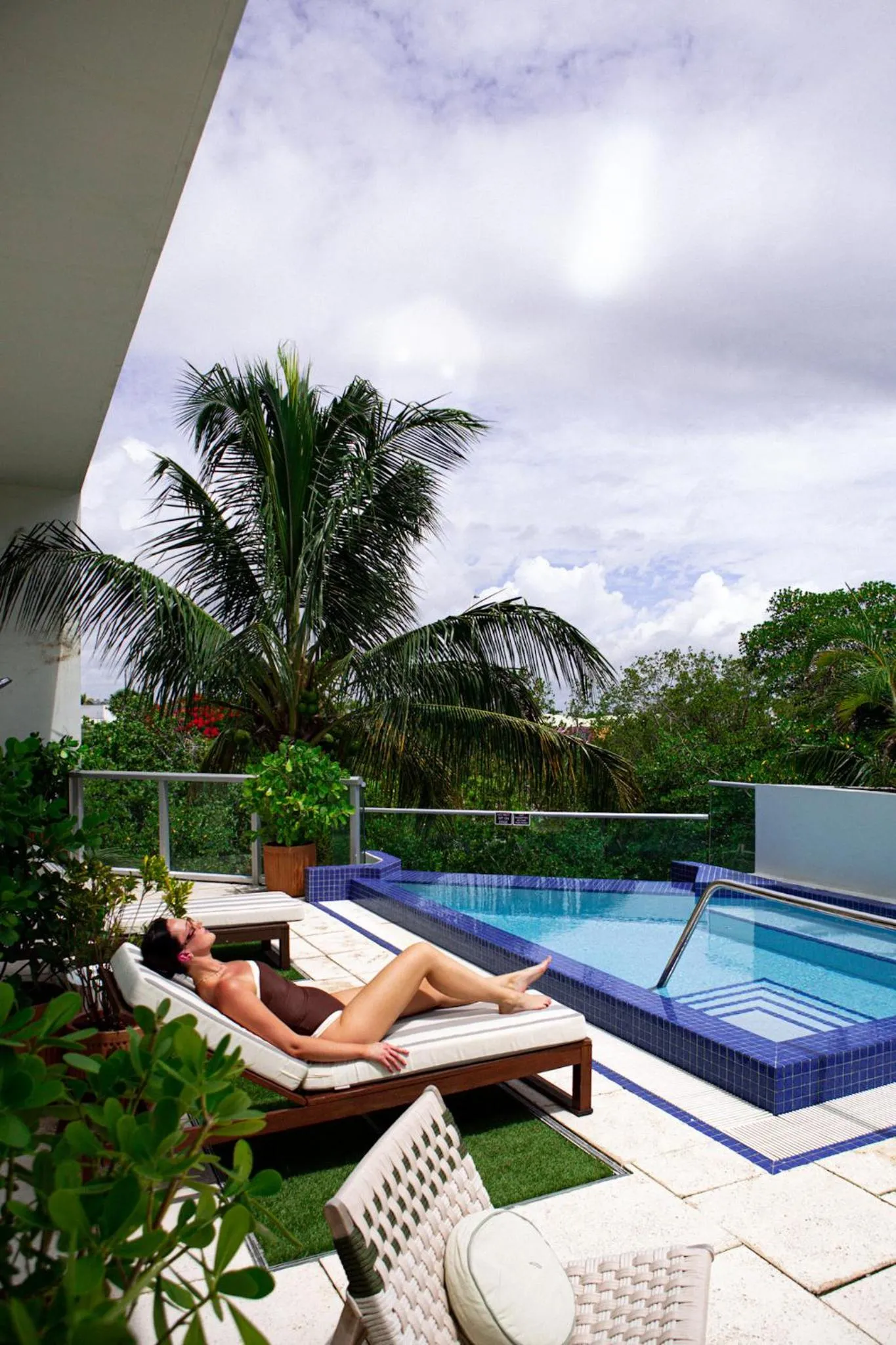 Swimming pool in The Daydrift