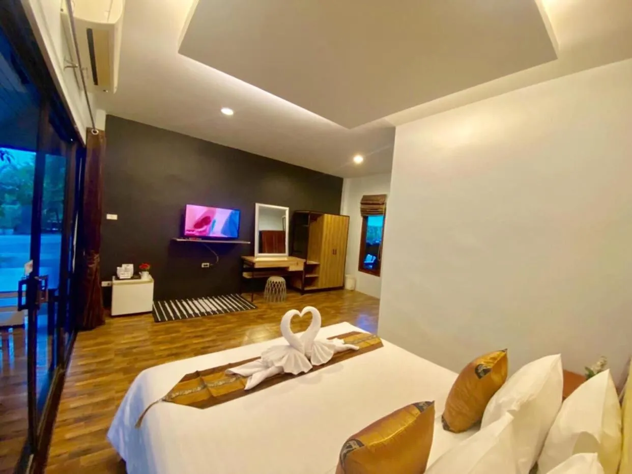 Photo of the whole room, Bed in The Canal Garden Resort