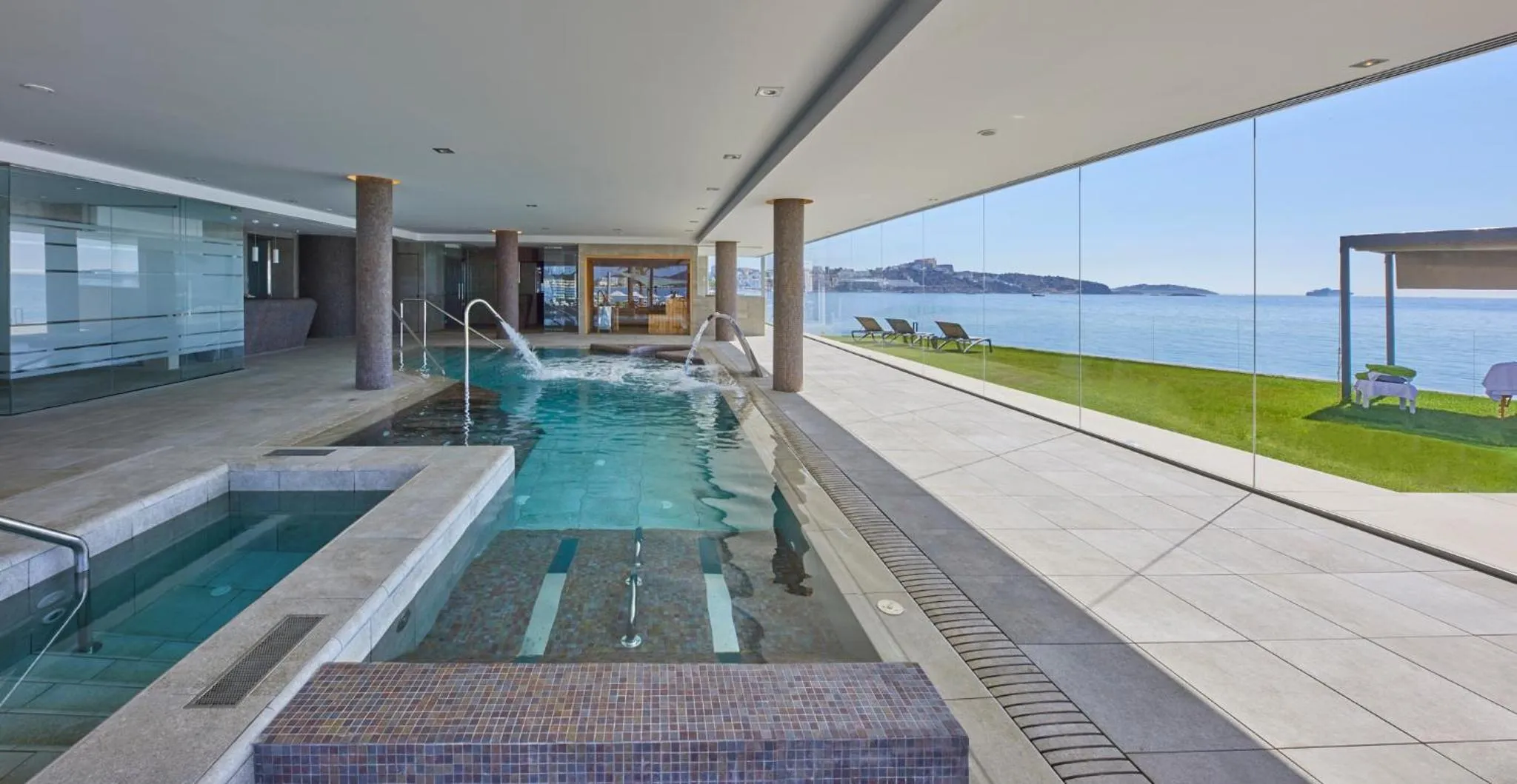 Hot Tub in Hotel Torre del Mar - Ibiza