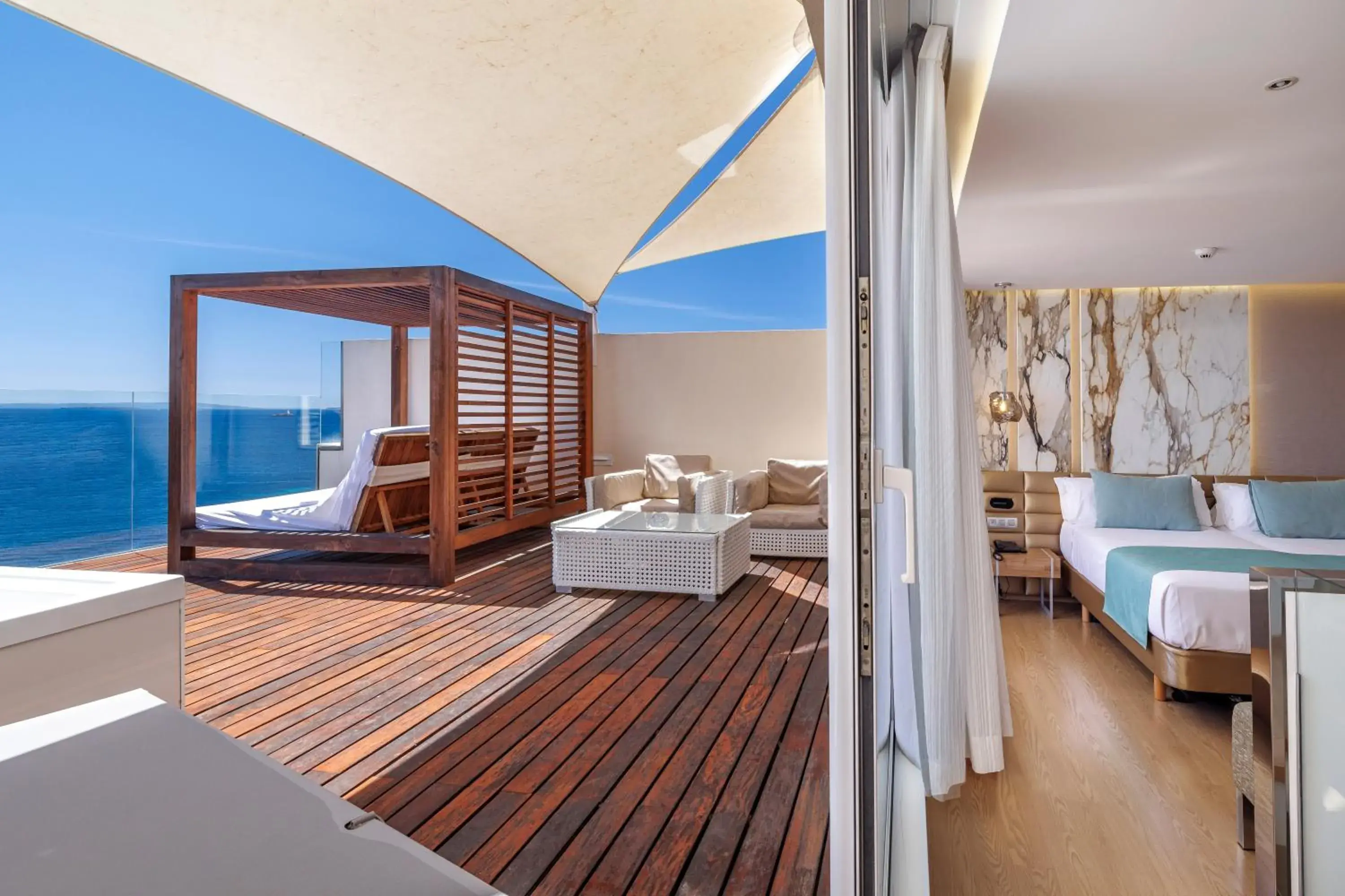 Suite Penthouse with Sea View and Hot Tub - Free Spa Access in Hotel Torre del Mar - Ibiza Suite Penthouse with Sea View and Hot Tub - Free Spa Access in Hotel Torre del Mar - Ibiza