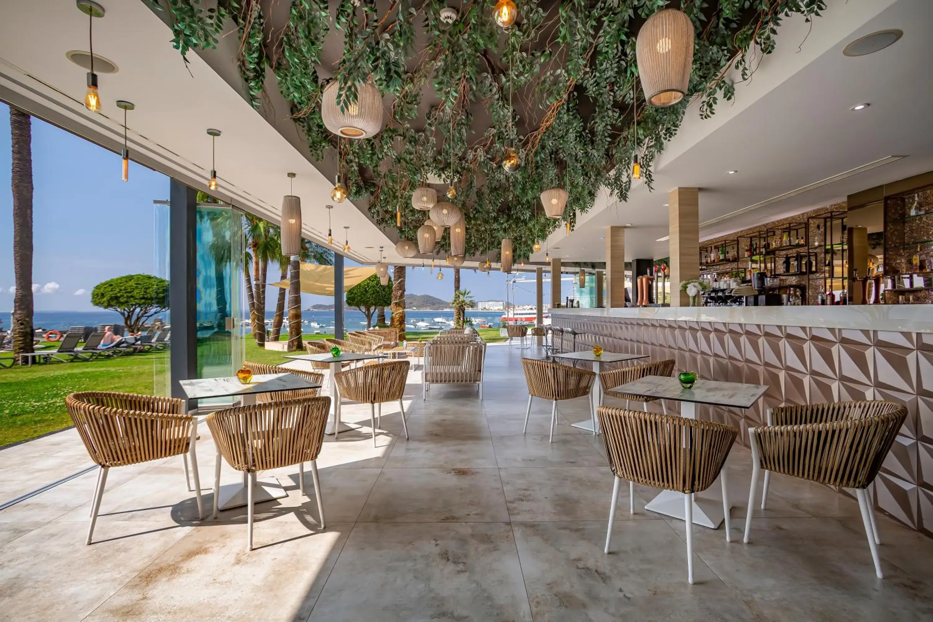 Restaurant/places to eat in Hotel Torre del Mar - Ibiza Restaurant/places to eat in Hotel Torre del Mar - Ibiza