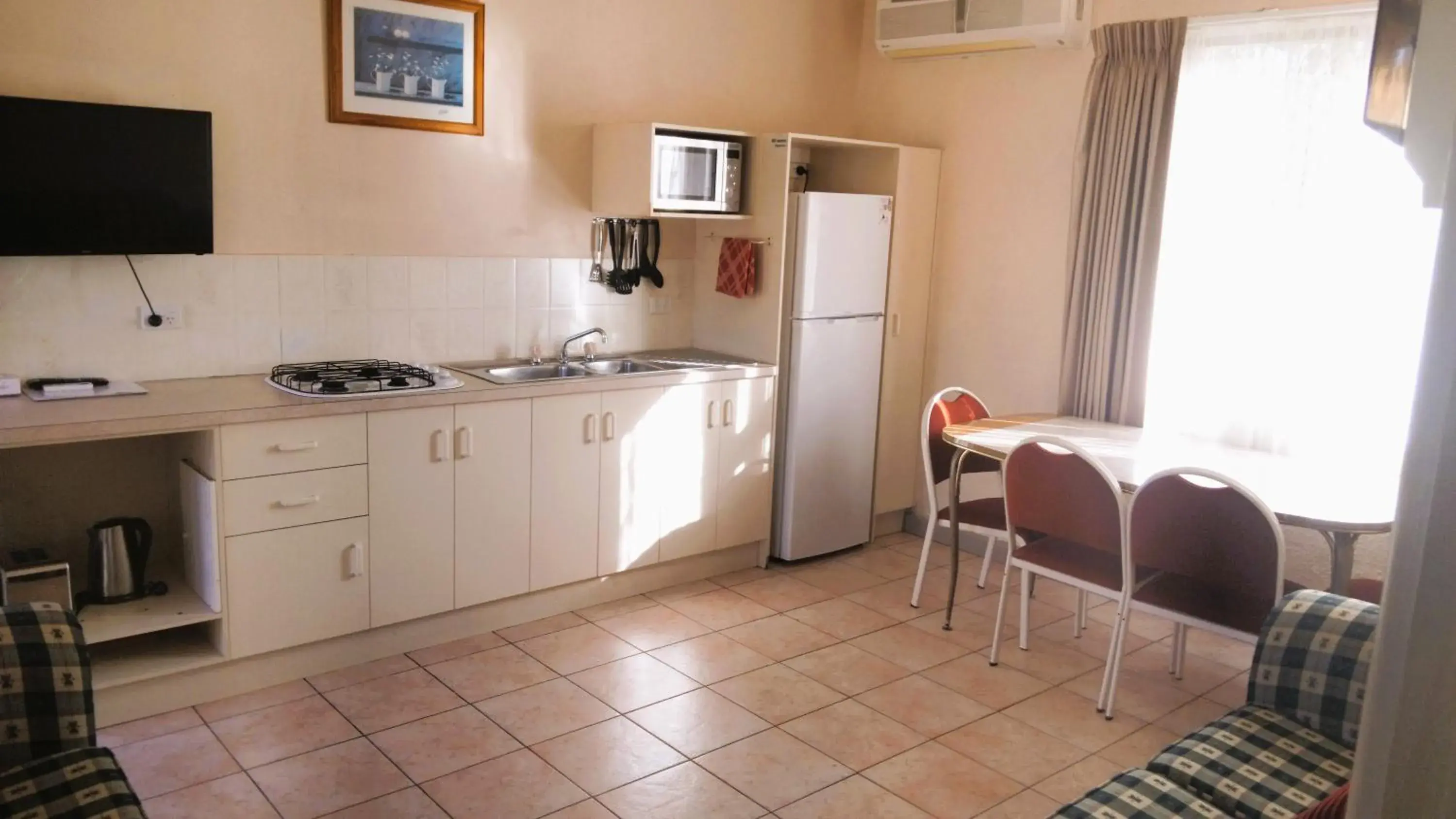 Two-Bedroom Apartment in Lakes Entrance Holiday Units Two-Bedroom Apartment in Lakes Entrance Holiday Units