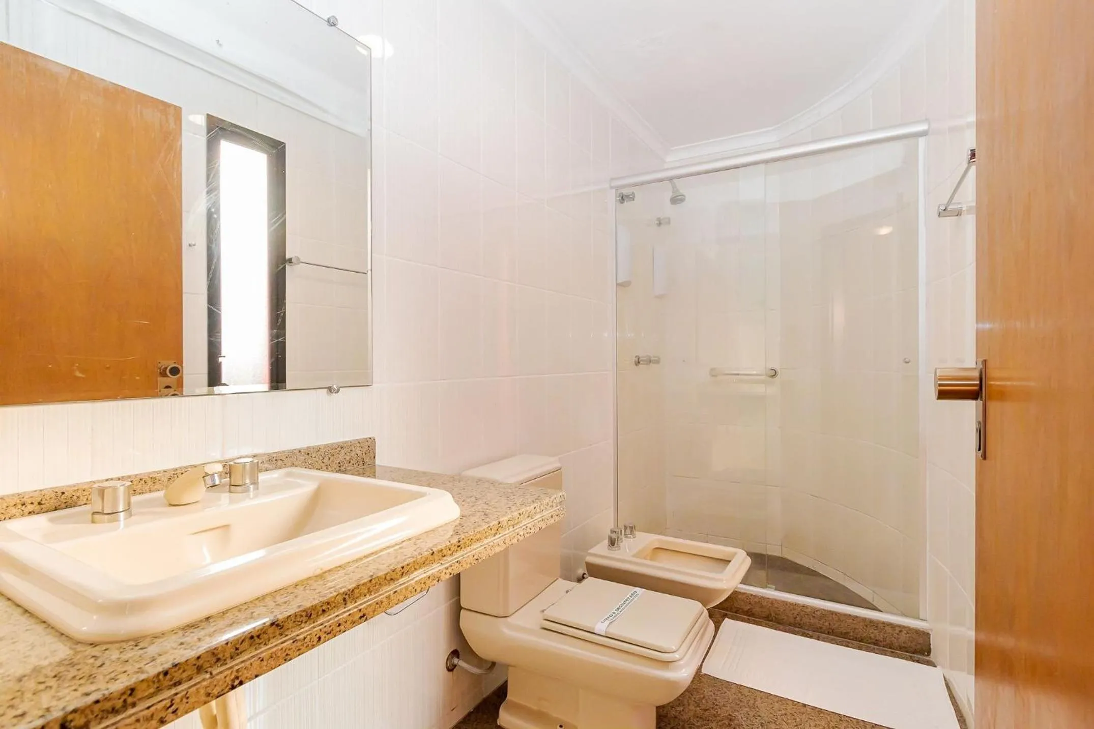 Toilet in Batel Residence | Avenida do Batel | Gonzaga Stays