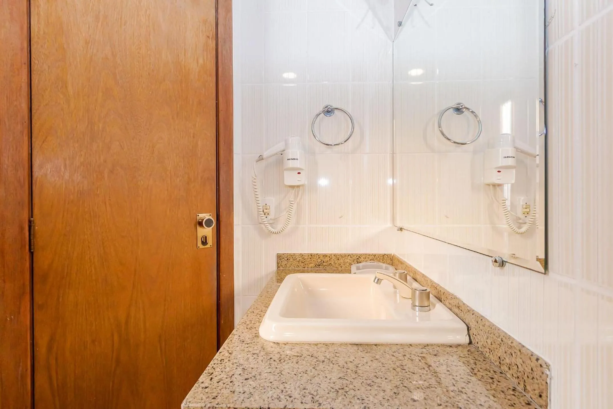Bathroom in Batel Residence | Avenida do Batel | Gonzaga Stays