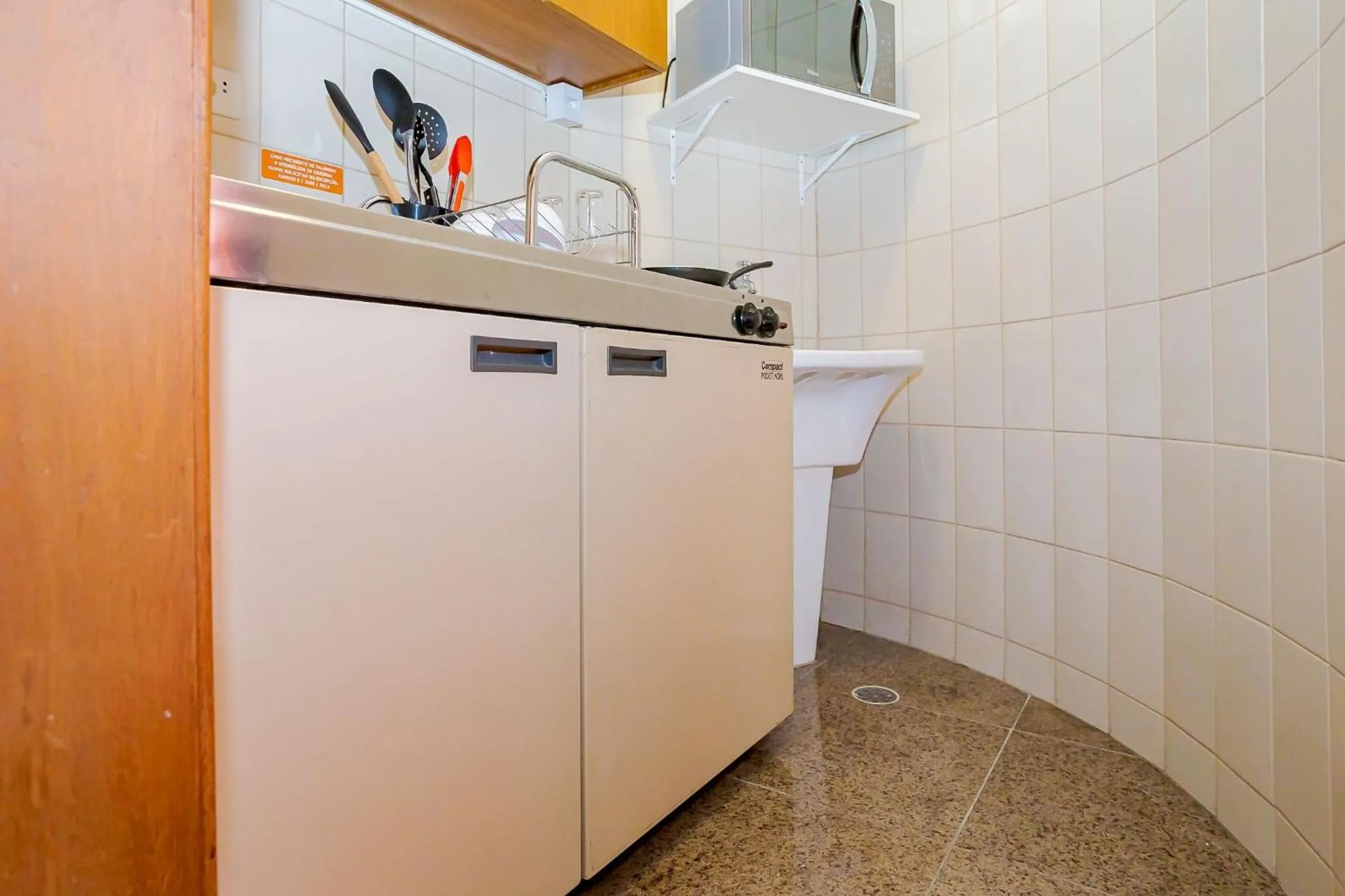 Kitchen or kitchenette in Batel Residence | Avenida do Batel | Gonzaga Stays