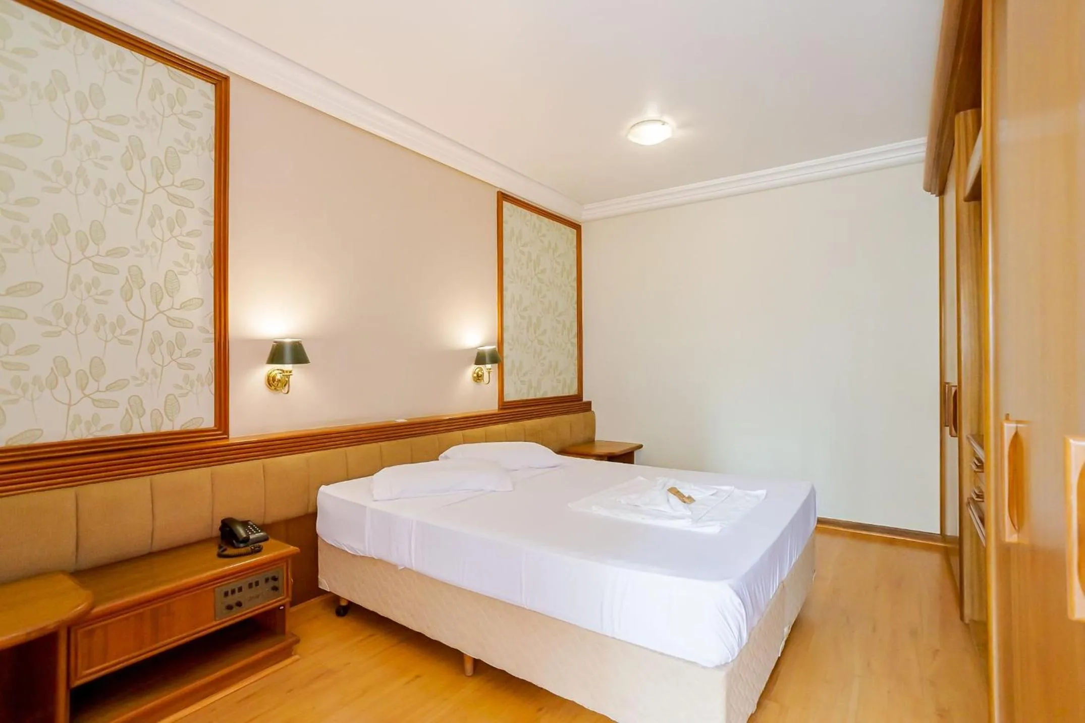 Bedroom, Bed in Batel Residence | Avenida do Batel | Gonzaga Stays