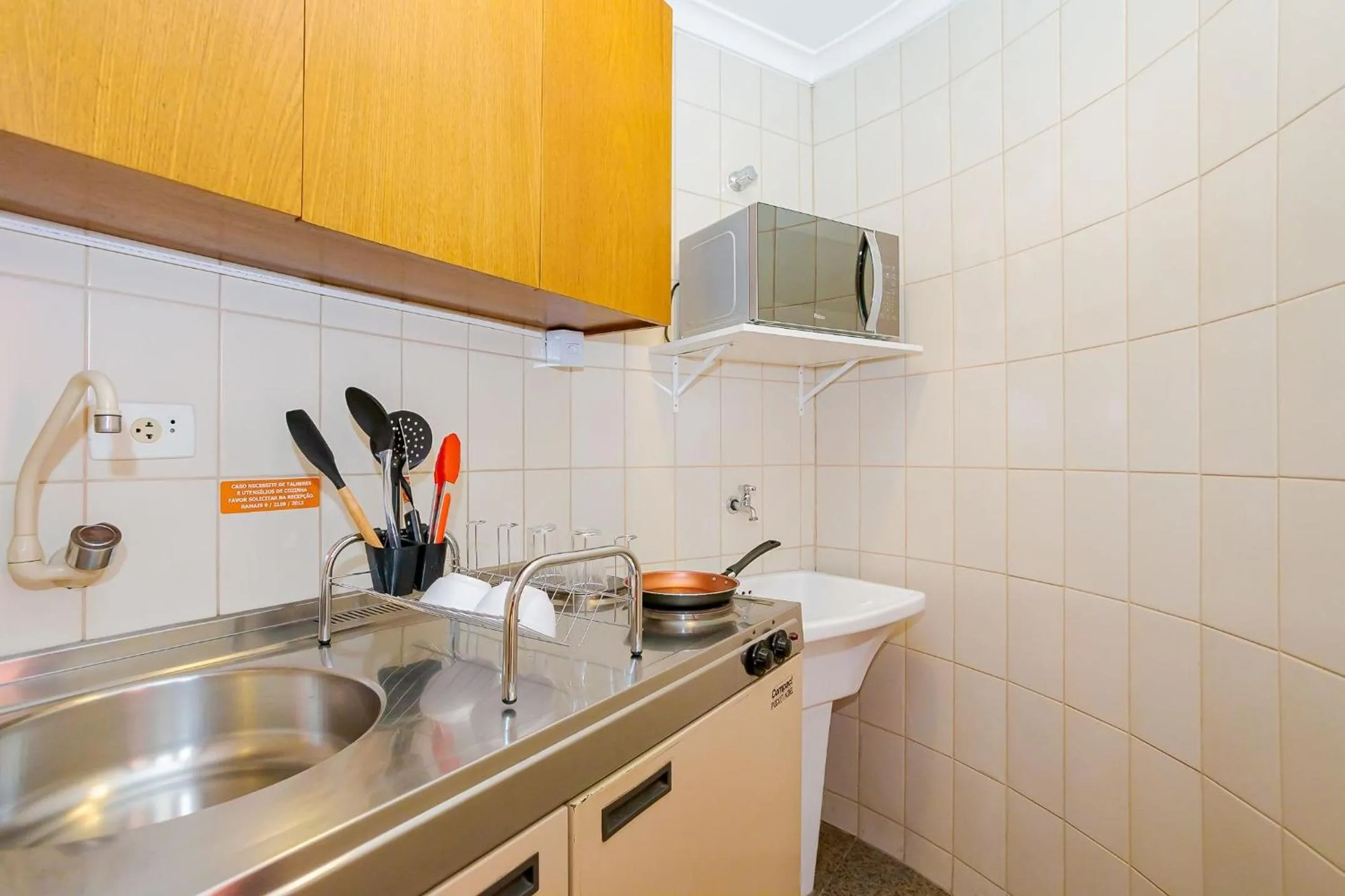 Kitchen or kitchenette in Batel Residence | Avenida do Batel | Gonzaga Stays