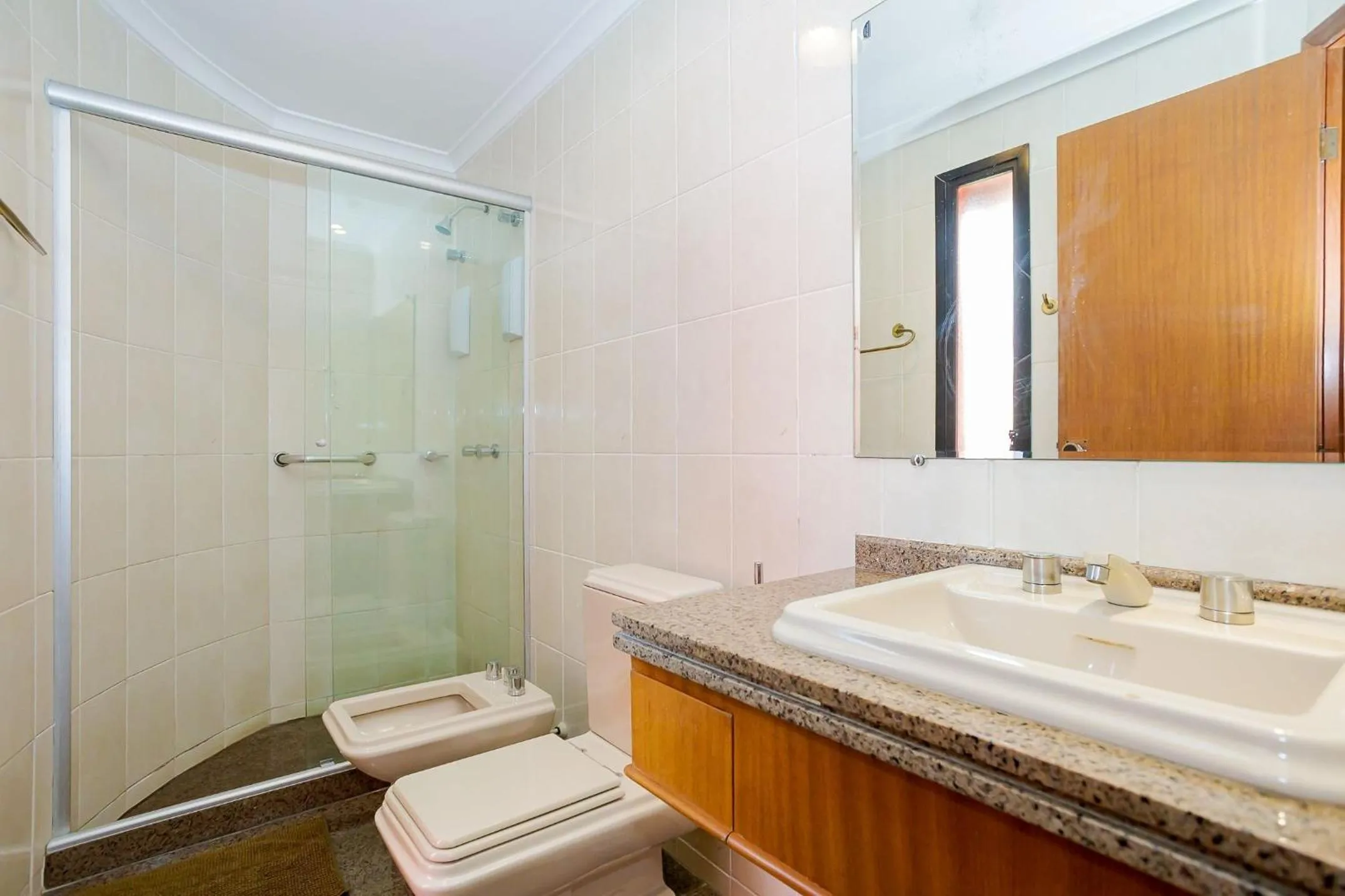Toilet in Batel Residence | Avenida do Batel | Gonzaga Stays