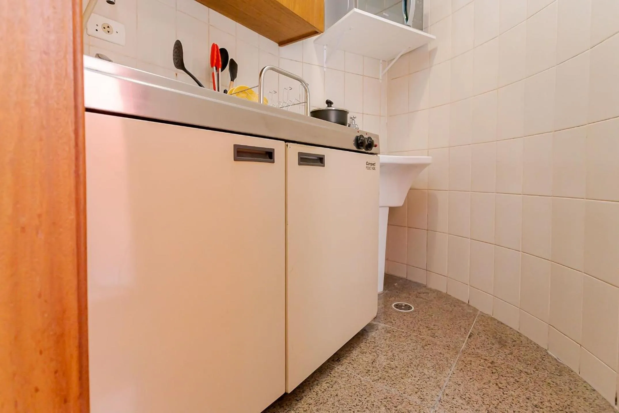 Kitchen or kitchenette in Batel Residence | Avenida do Batel | Gonzaga Stays