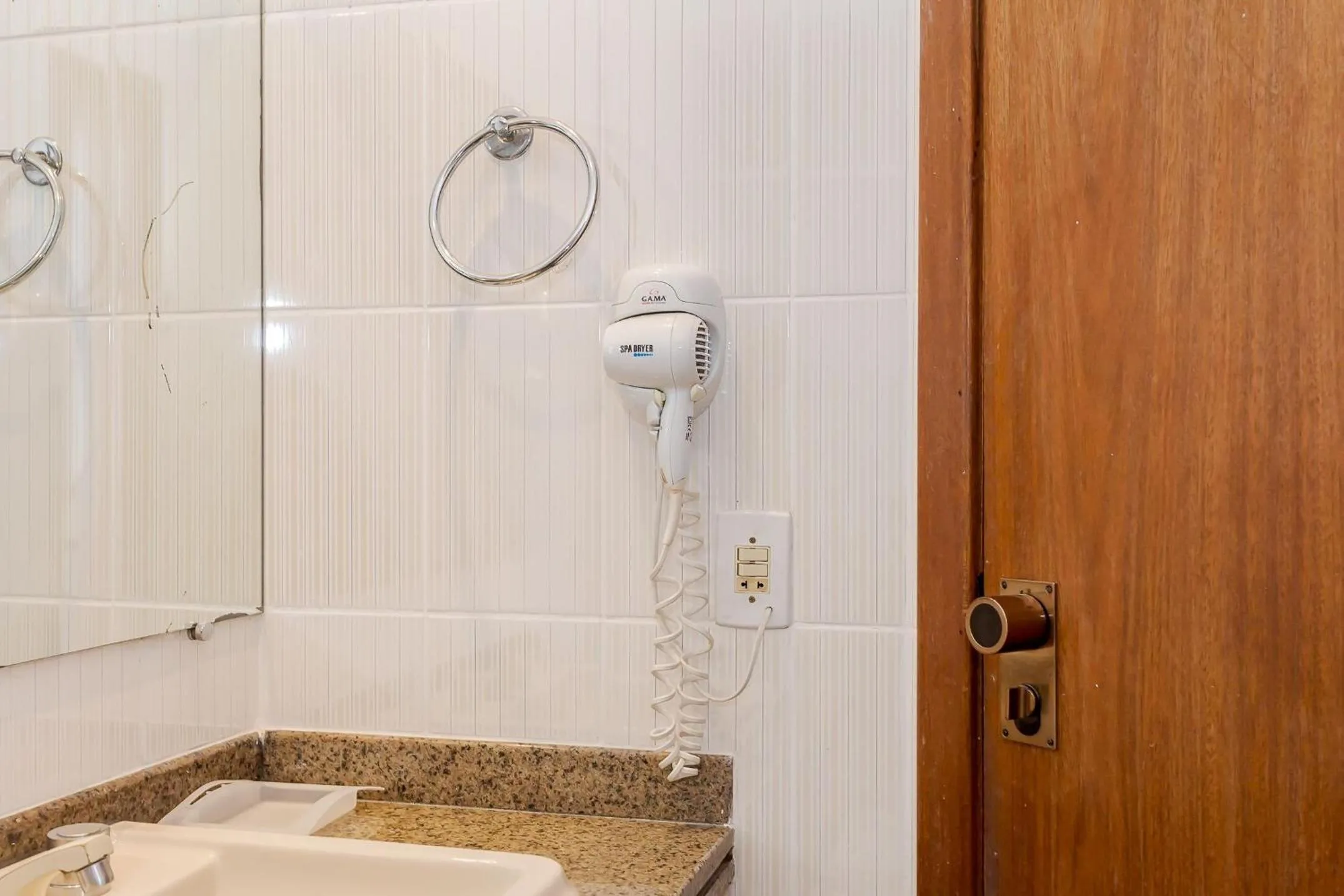 Toilet in Batel Residence | Avenida do Batel | Gonzaga Stays