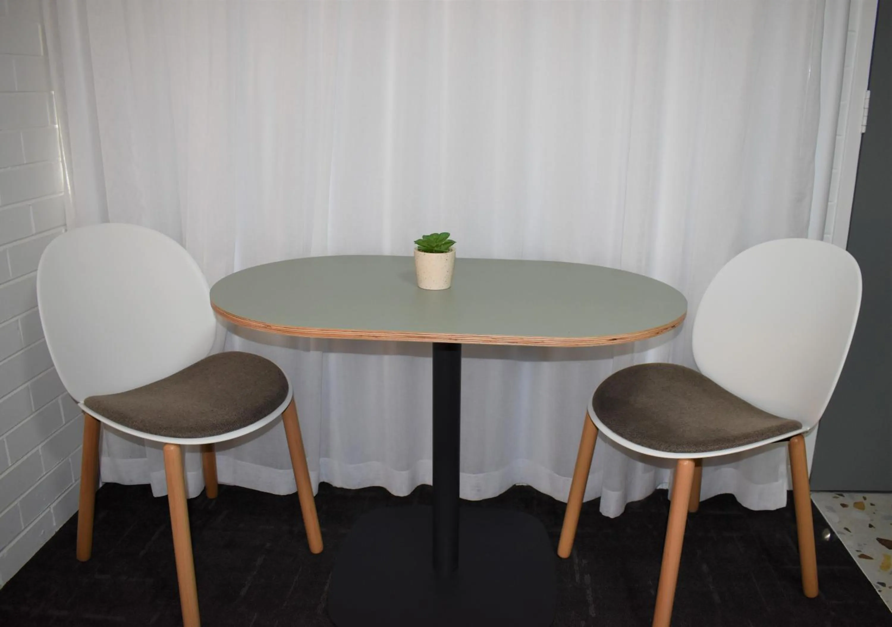 Seating area in Wilsons Promontory Motel