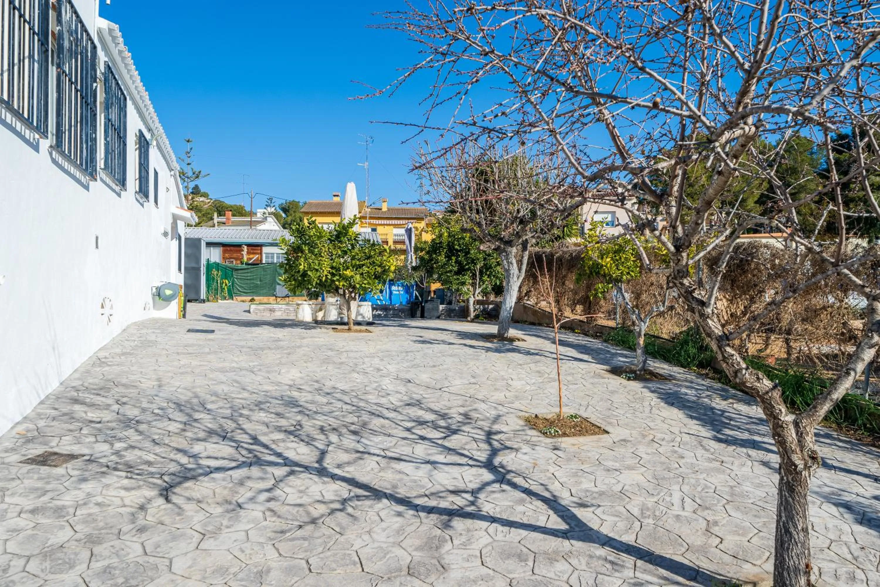 Property building in Escapada de ciudad al aire libre