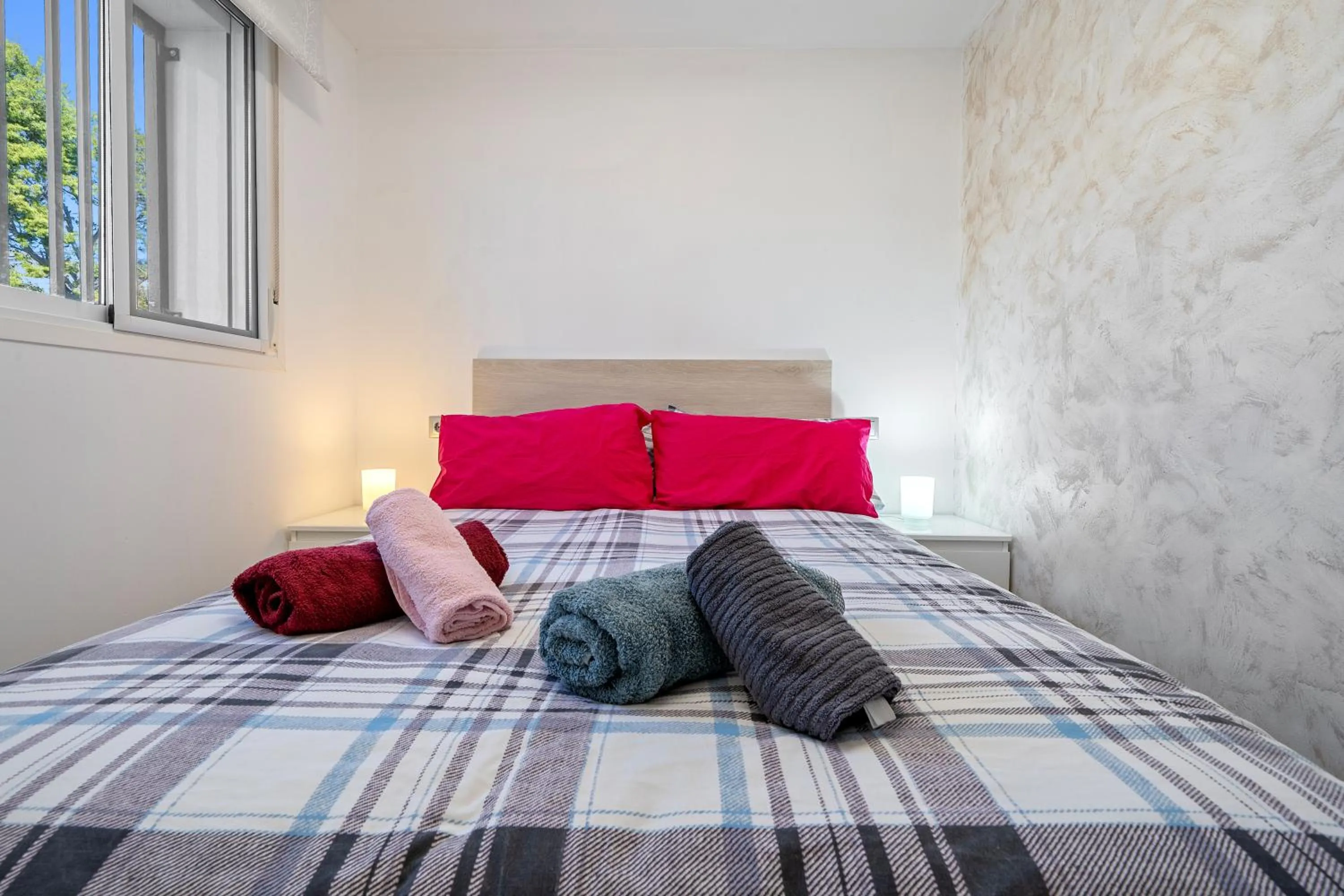 Living room, Bed in Escapada de ciudad al aire libre