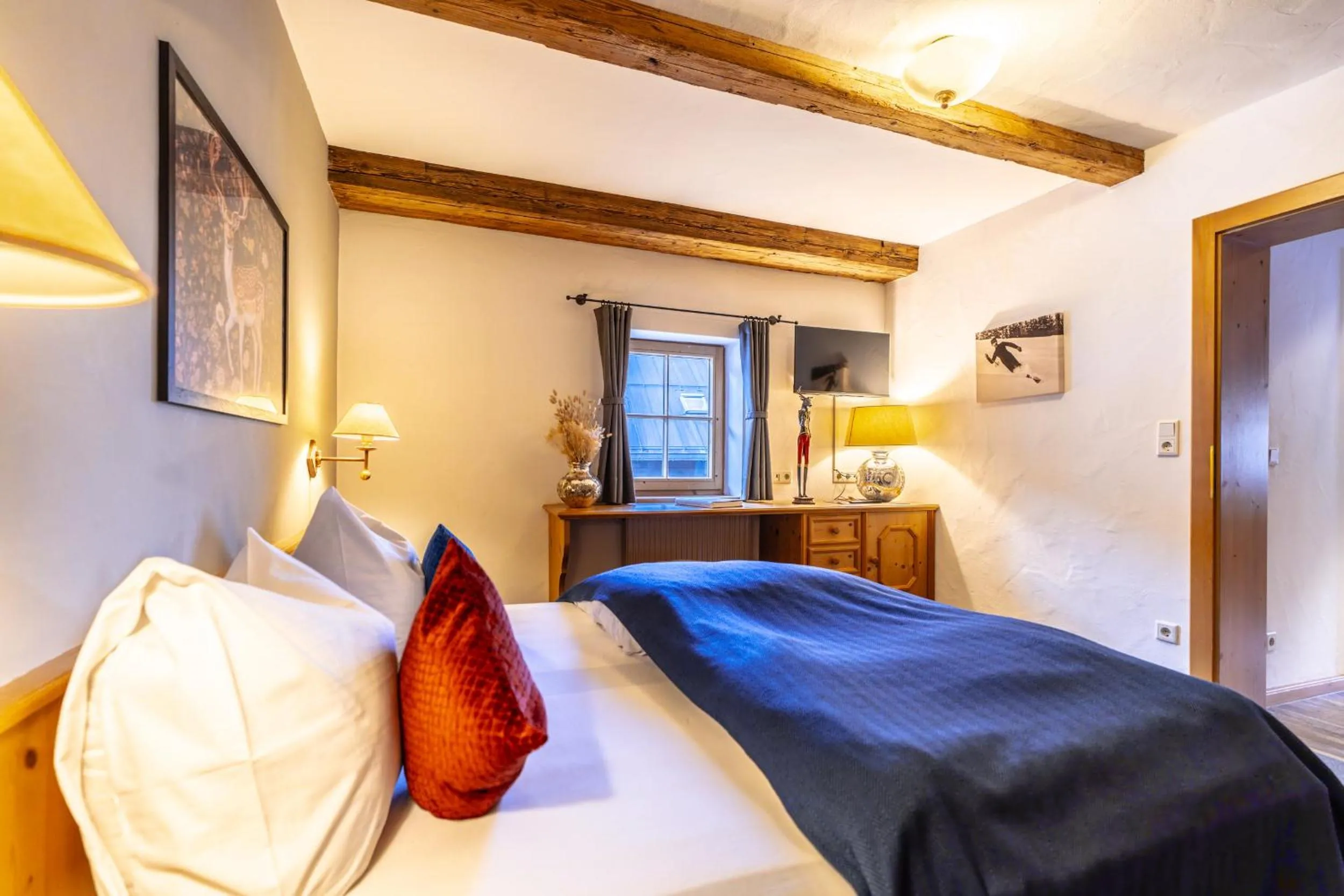 Bed in Gasthof Auwirt in Aurach