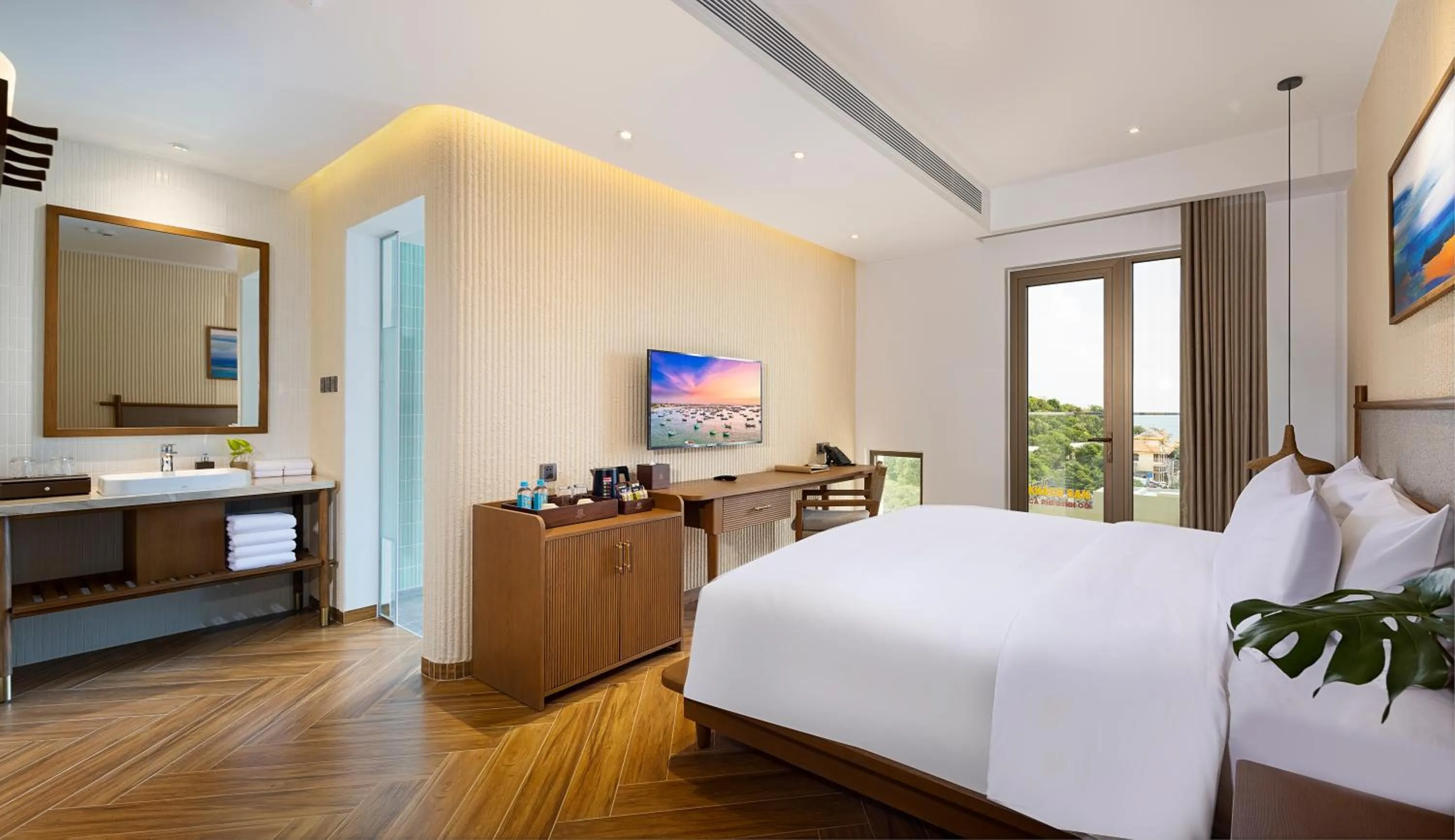 Bedroom, Bed in Iconic Long Hai Hotel