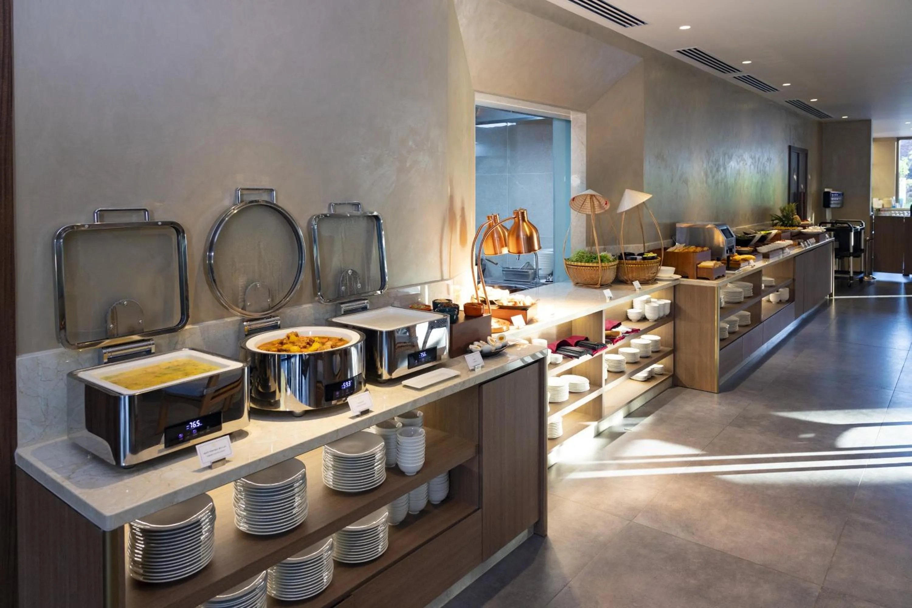 Restaurant/places to eat in Iconic Long Hai Hotel