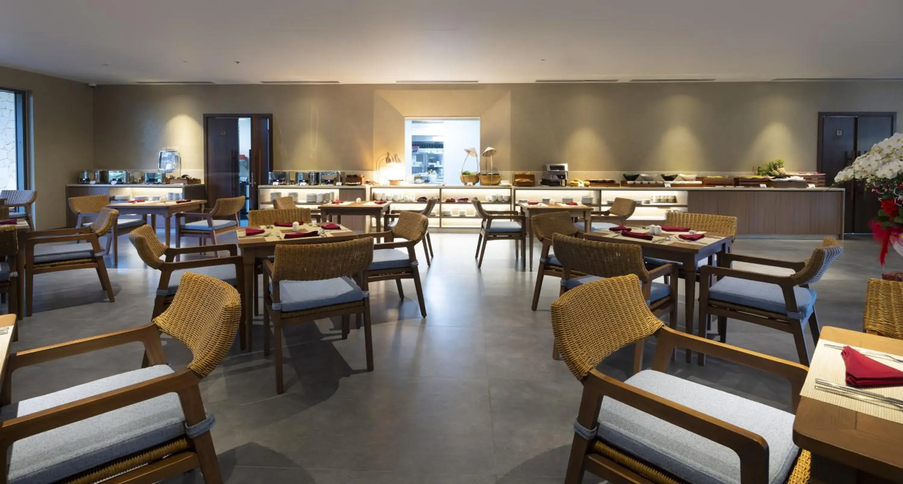 Restaurant/places to eat in Iconic Long Hai Hotel Restaurant/places to eat in Iconic Long Hai Hotel