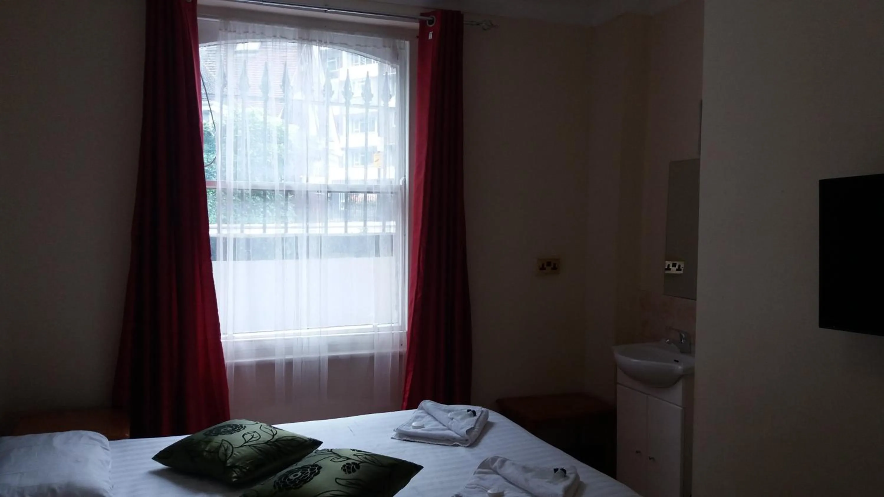 Kensington and Chelsea grand apartment