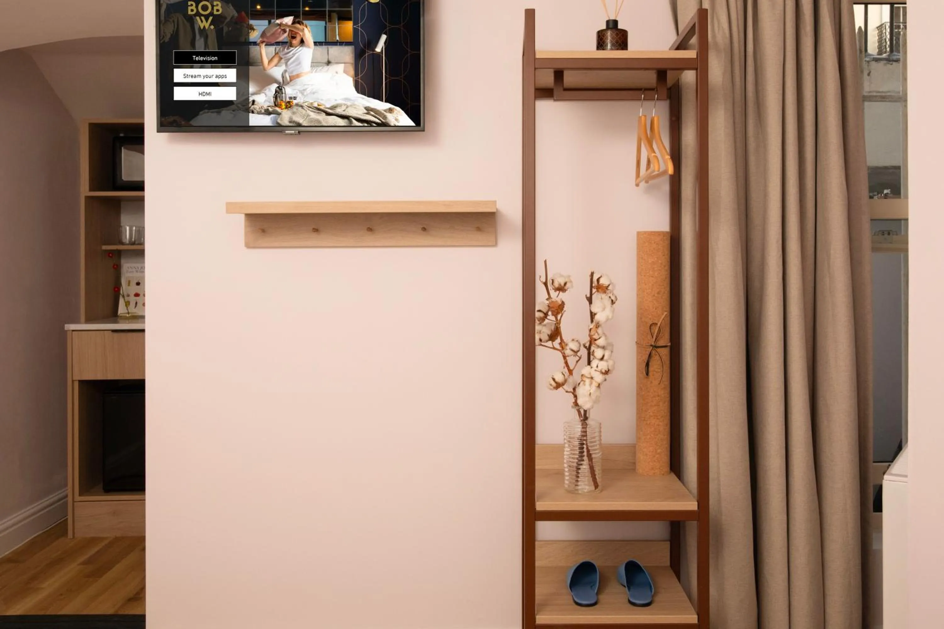 Photo of the whole room in Bob W London Olympia