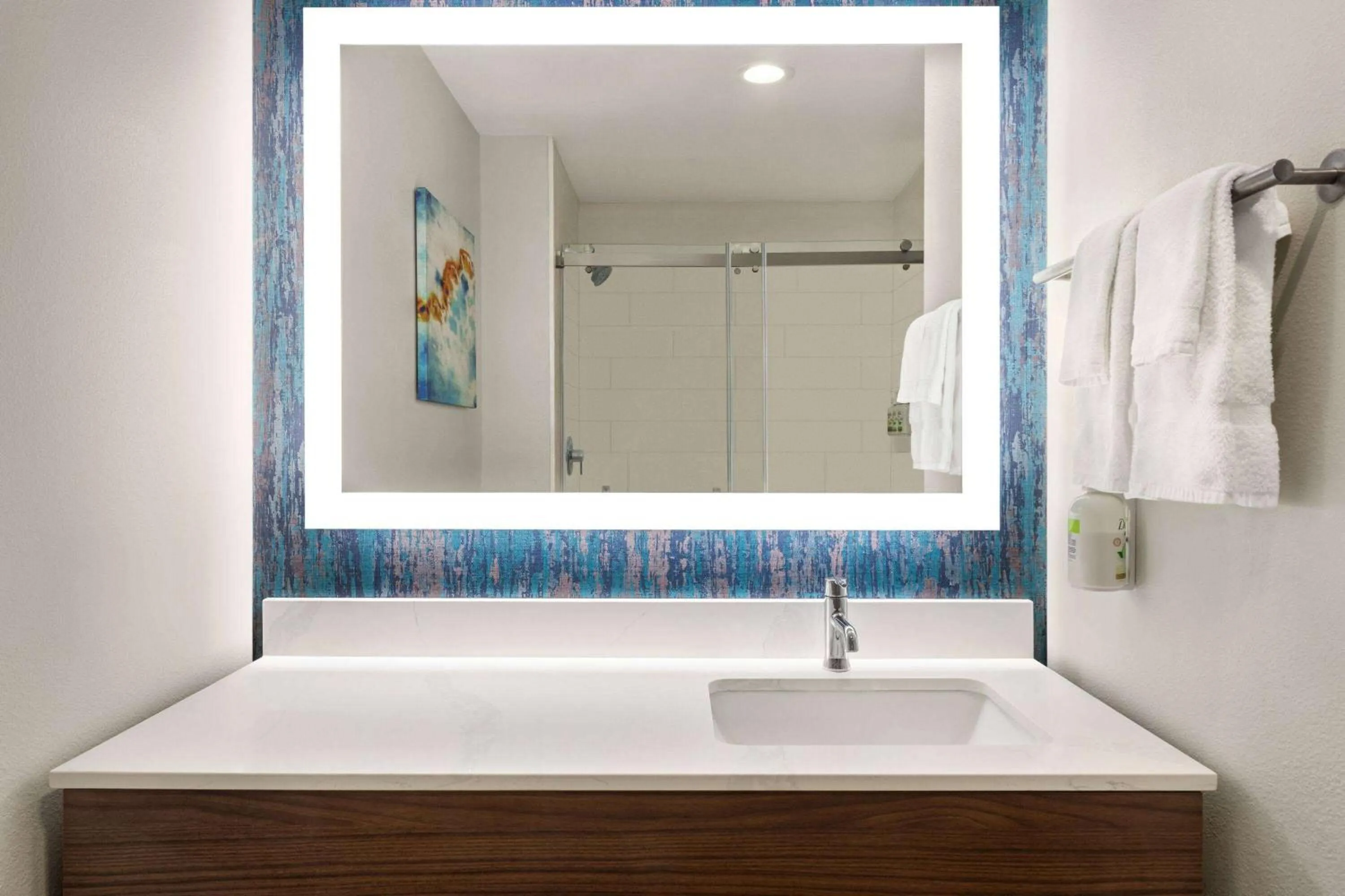 Bathroom in La Quinta Inn & Suites by Wyndham Austin South