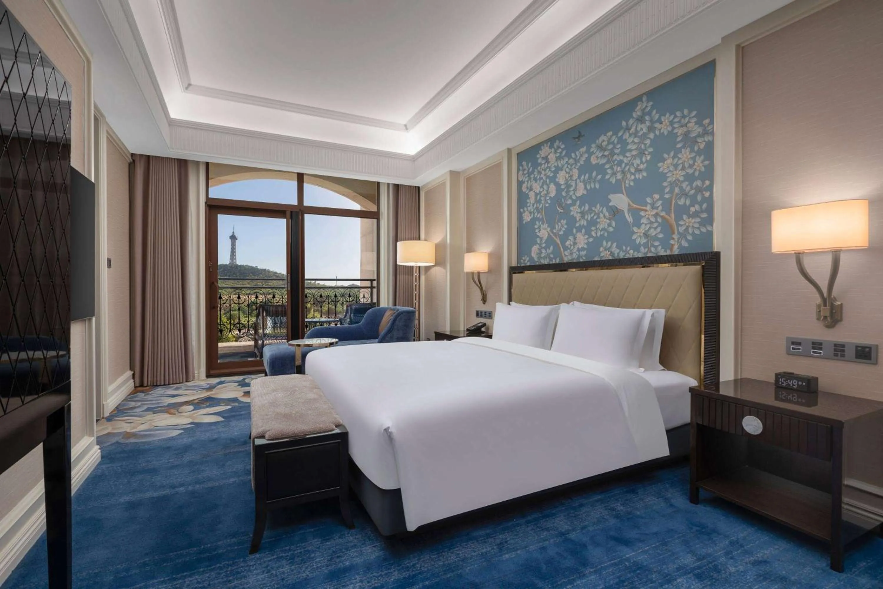 Photo of the whole room, Bed in Wyndham Taian West