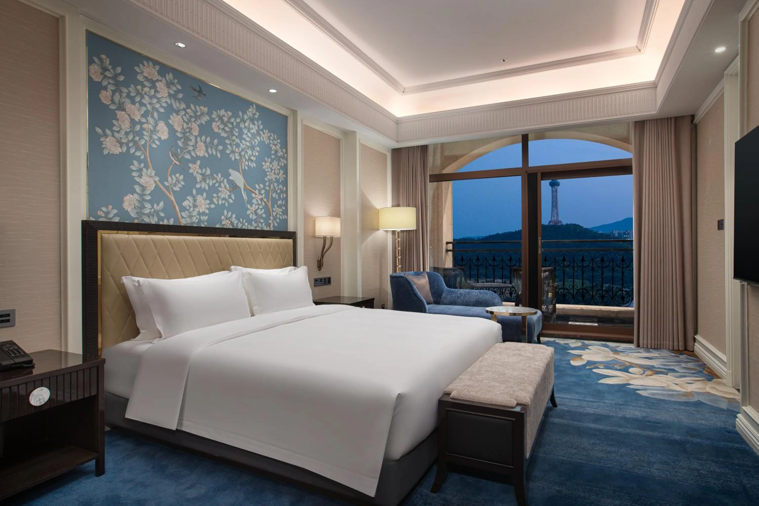 Bed in Wyndham Taian West