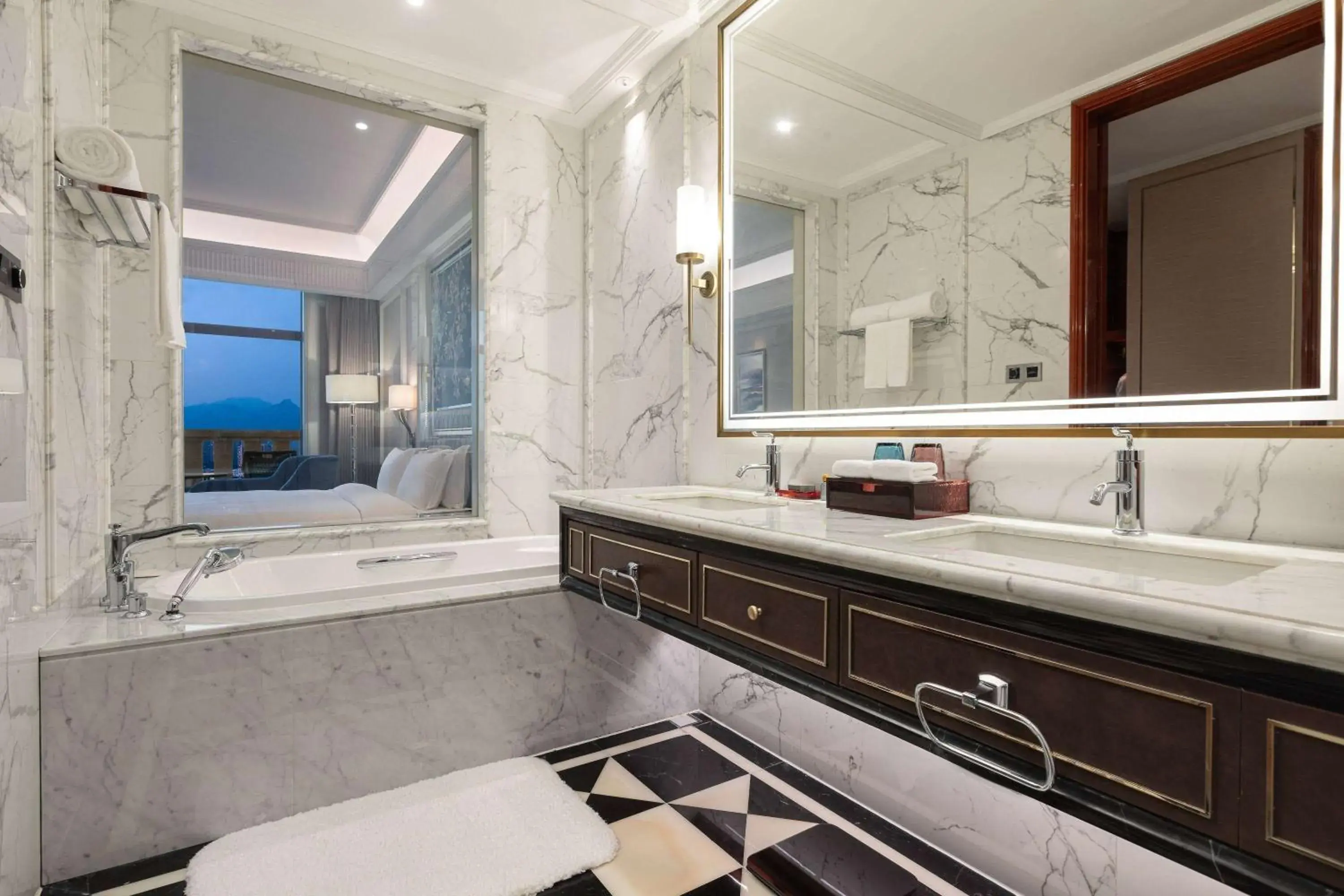 Bathroom in Wyndham Taian West Bathroom in Wyndham Taian West