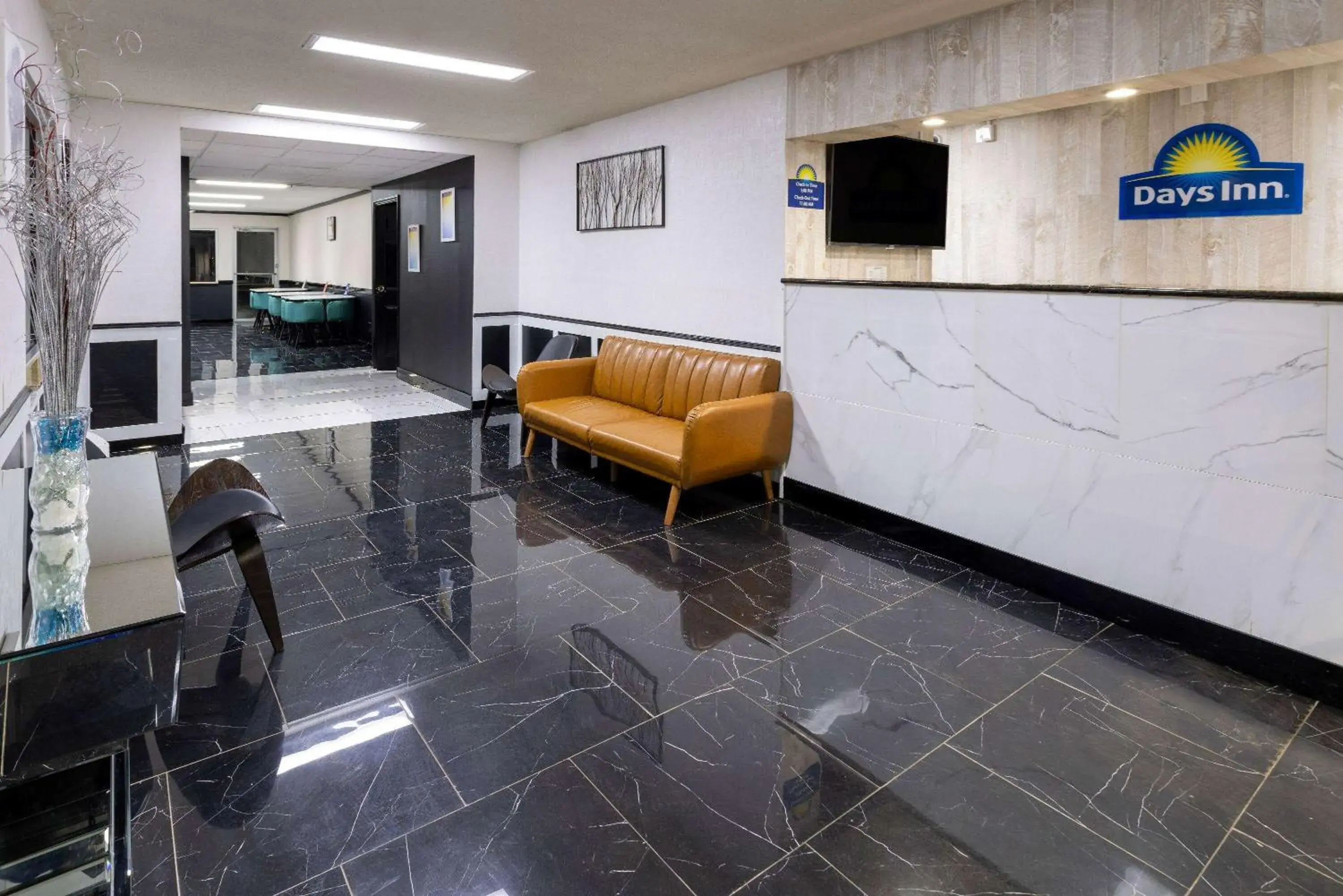 Lobby or reception in Days Inn by Wyndham Columbia Lobby or reception in Days Inn by Wyndham Columbia