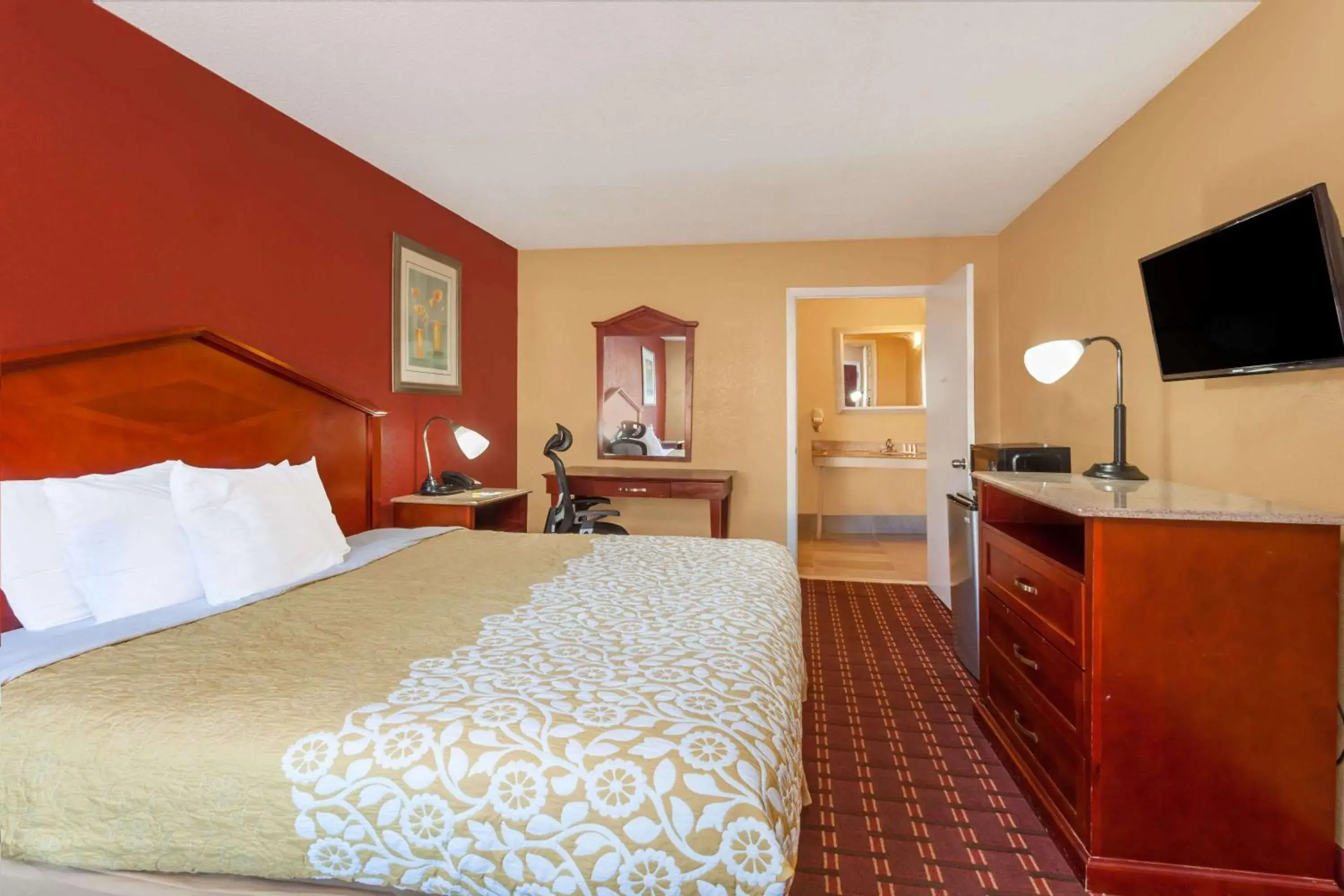 Bedroom, Bed in Days Inn by Wyndham Columbia Bedroom, Bed in Days Inn by Wyndham Columbia