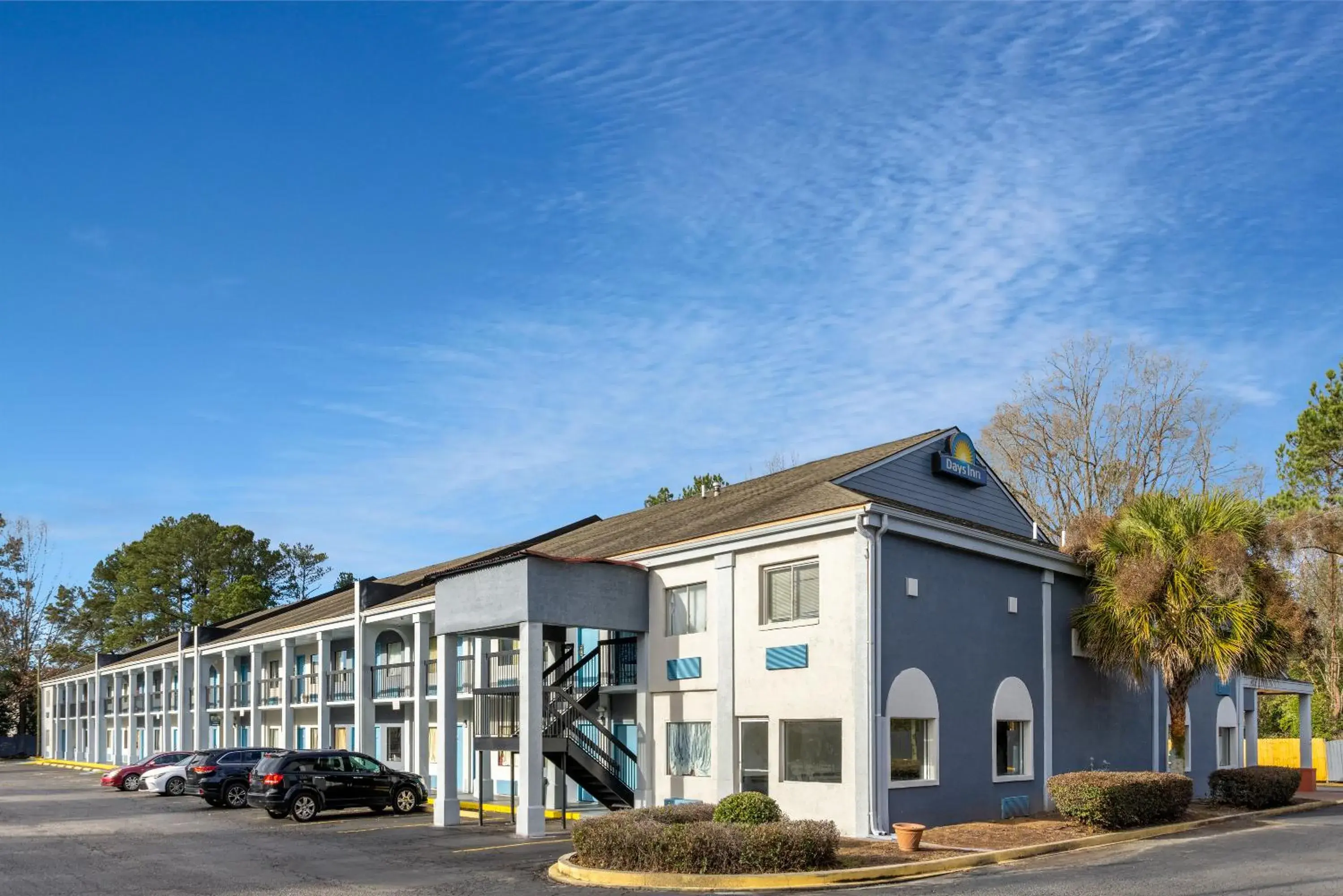 Property building in Days Inn by Wyndham Columbia Property building in Days Inn by Wyndham Columbia