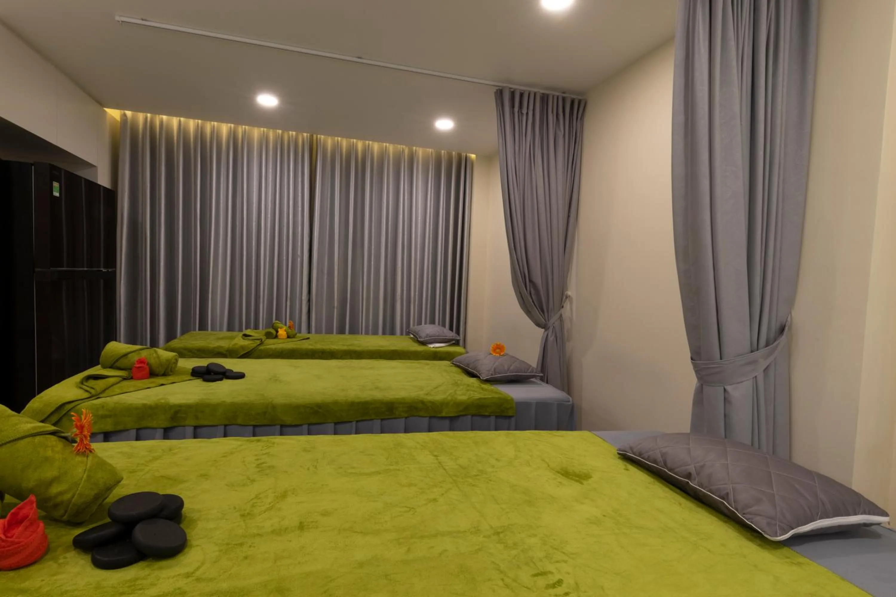 Massage, Bed in Ben Thanh Luxury Suite Hotel & Spa