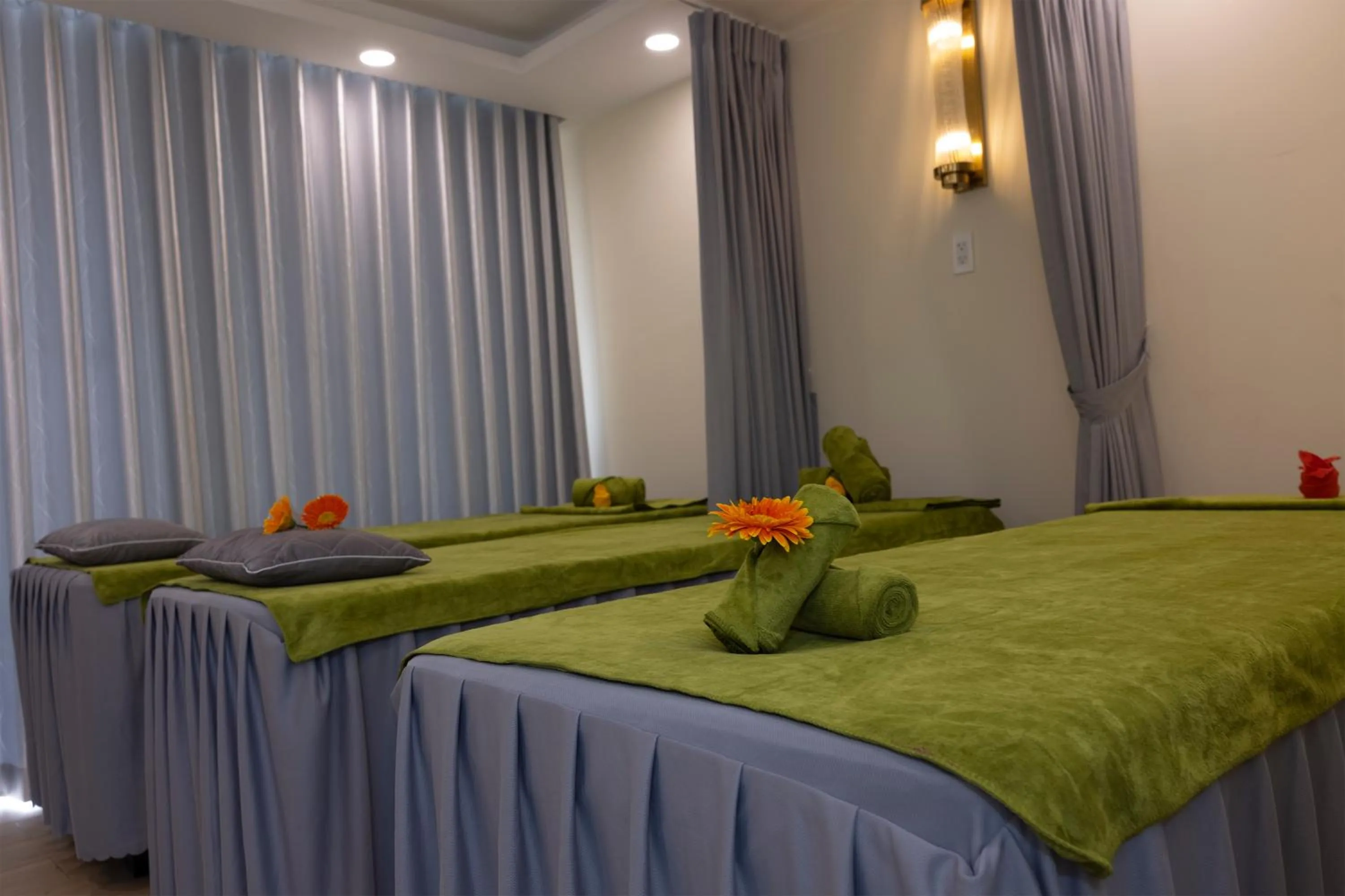 Bed in Ben Thanh Luxury Suite Hotel & Spa