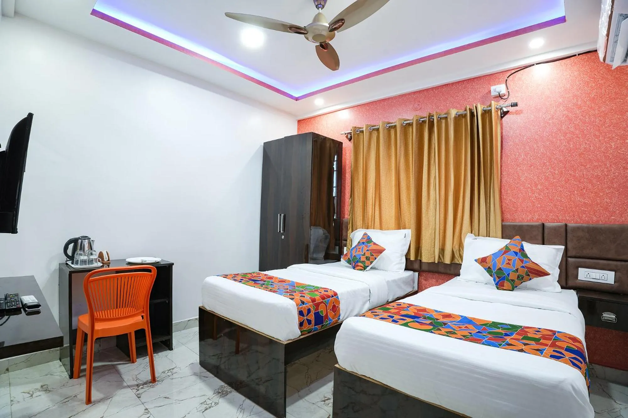 Bed in FabHotel A White Pearl Suites - Yelahanka