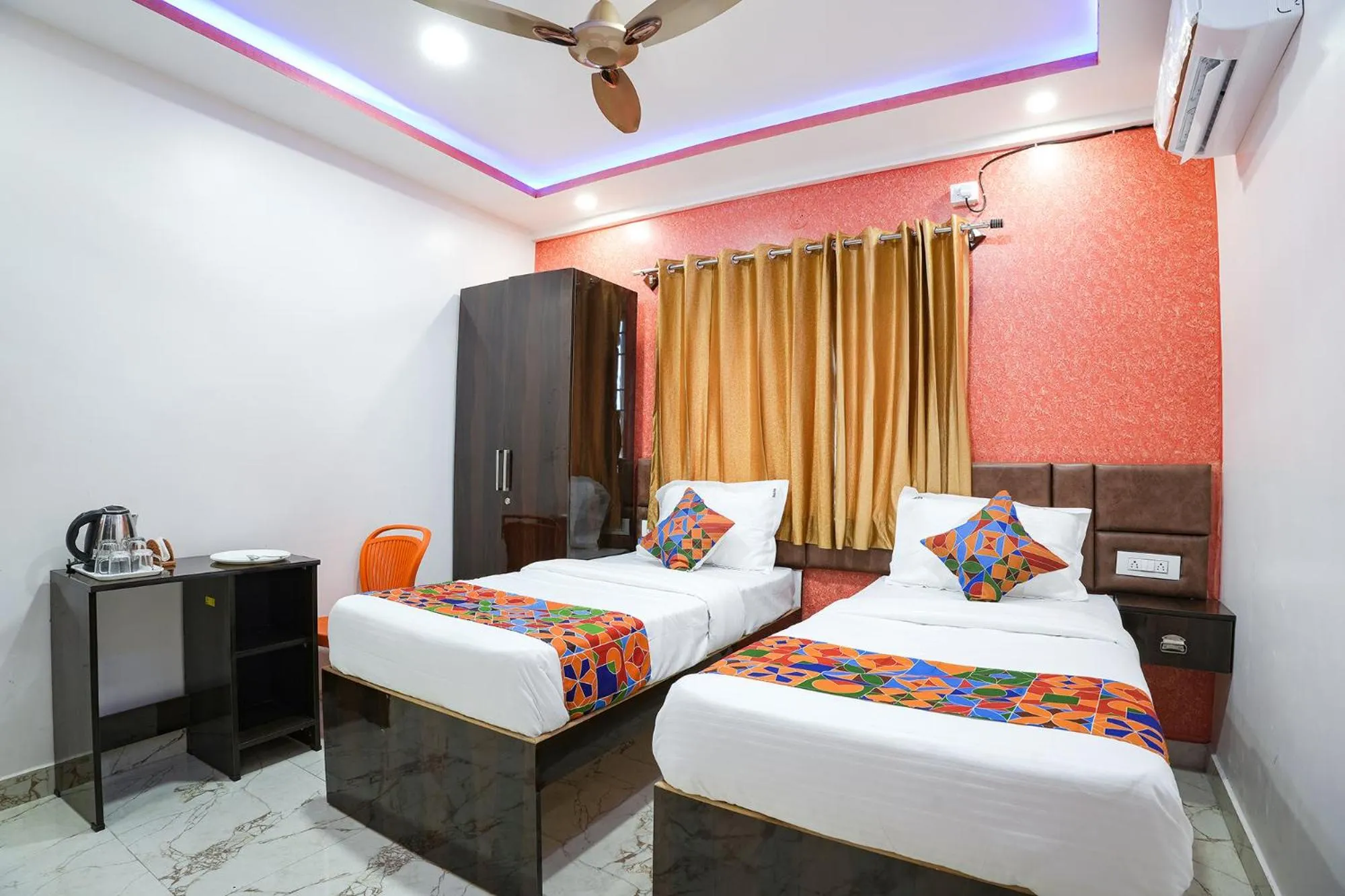 Bed in FabHotel A White Pearl Suites - Yelahanka