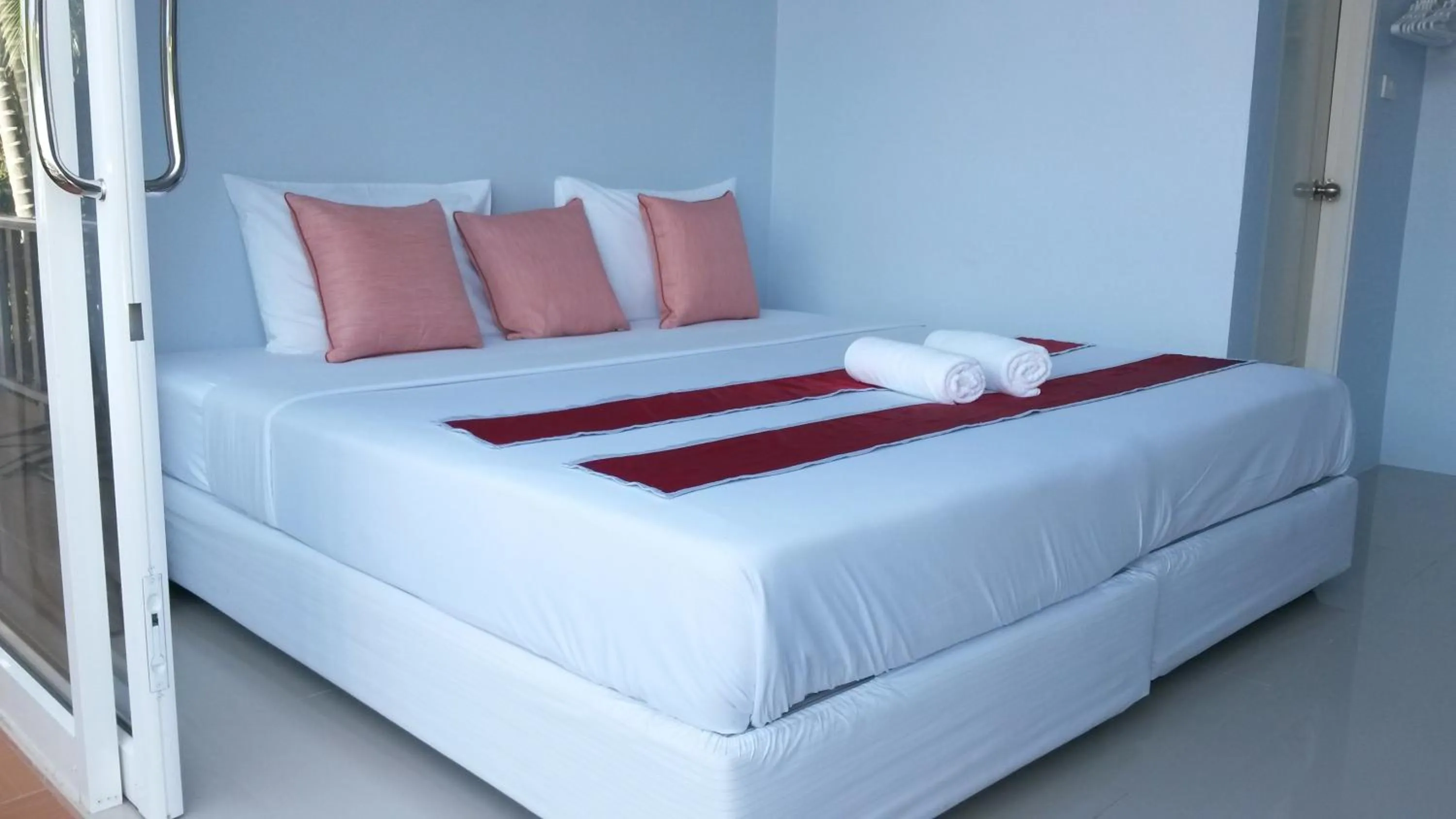 Bedroom, Bed in Hotel Rung Phangan