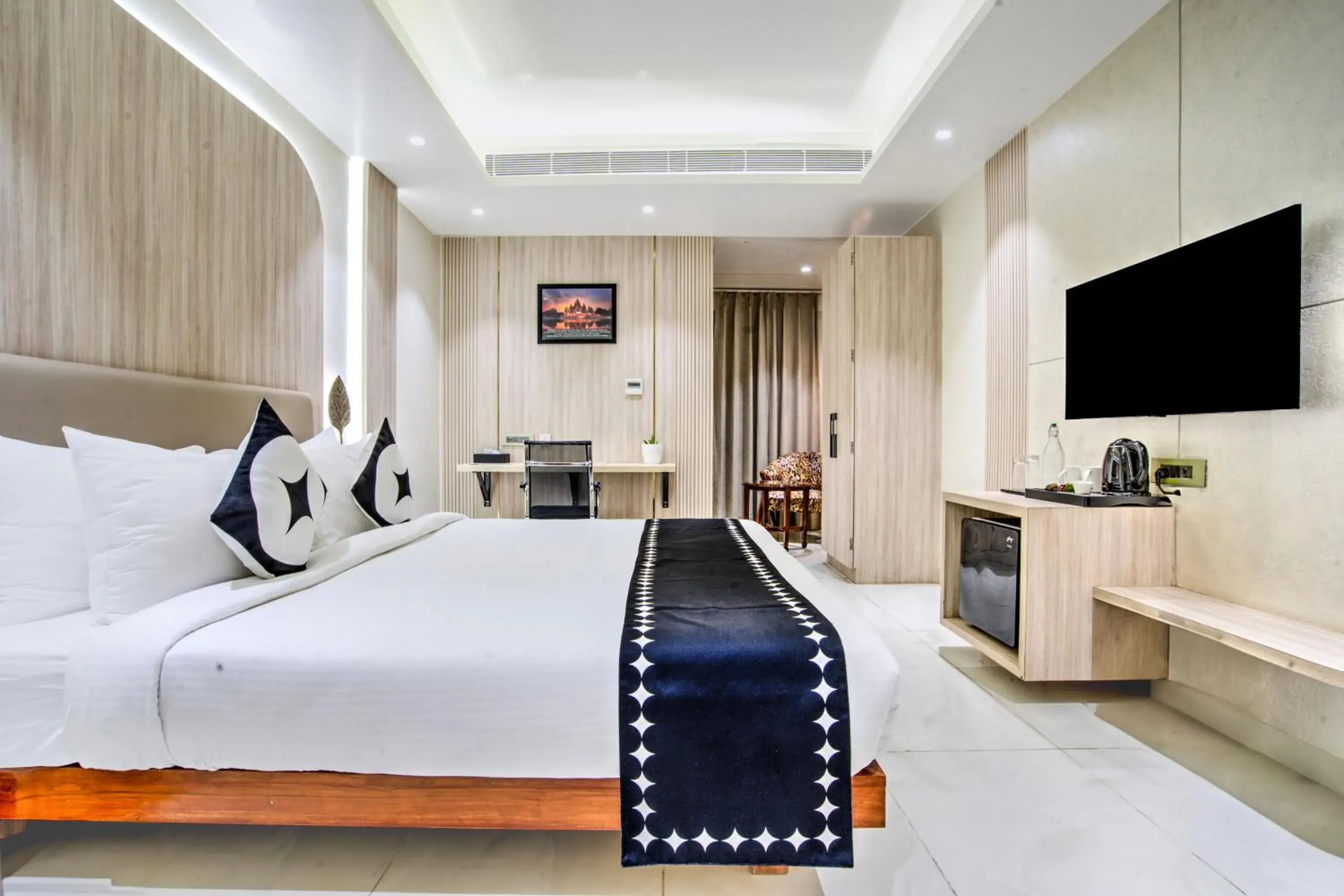 Superior King Room in Clubhouse Hotel Ayodhya by CheckIn Superior King Room in Clubhouse Hotel Ayodhya by CheckIn