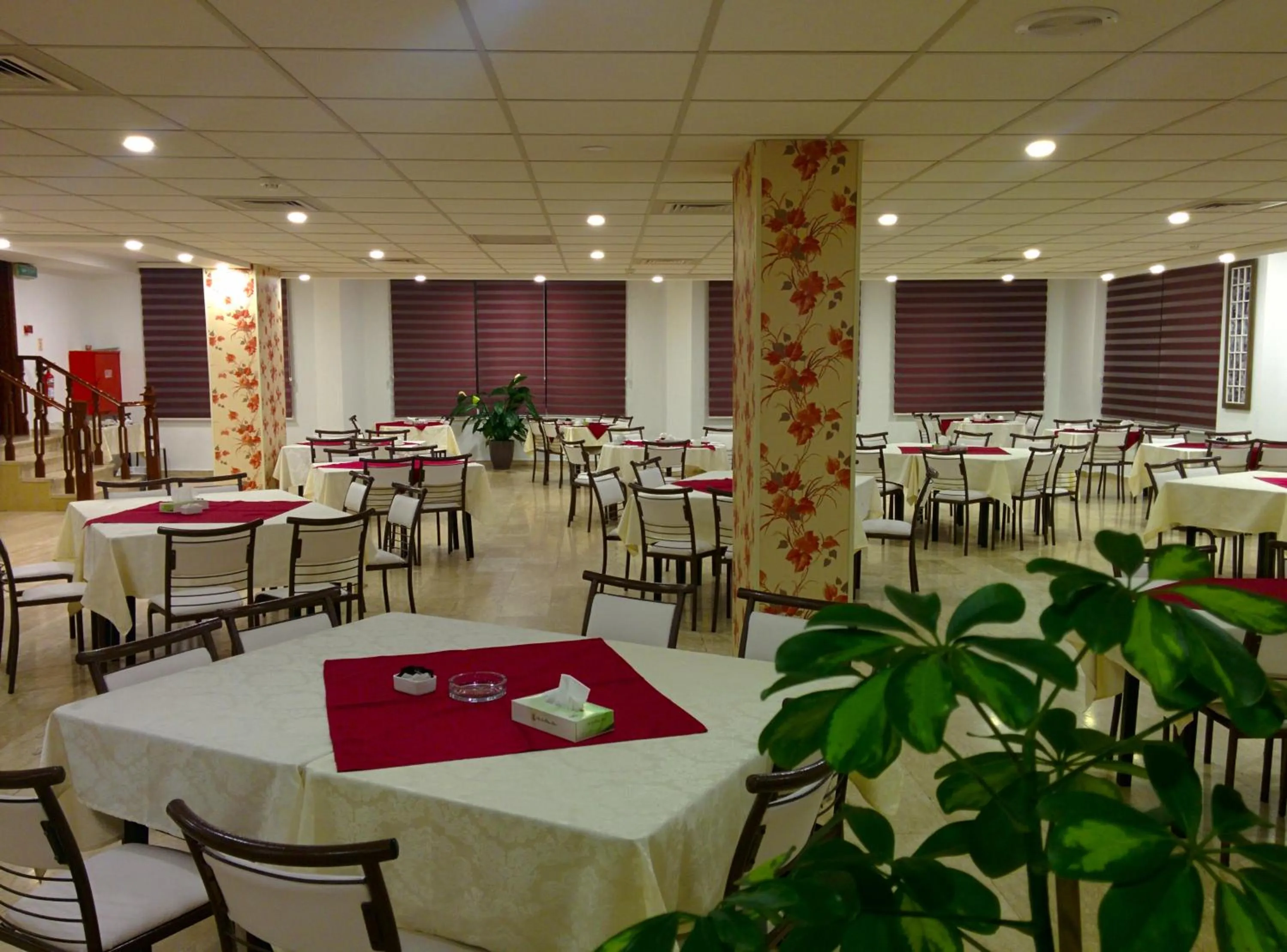 Restaurant/places to eat in City Inn Palace Hotel