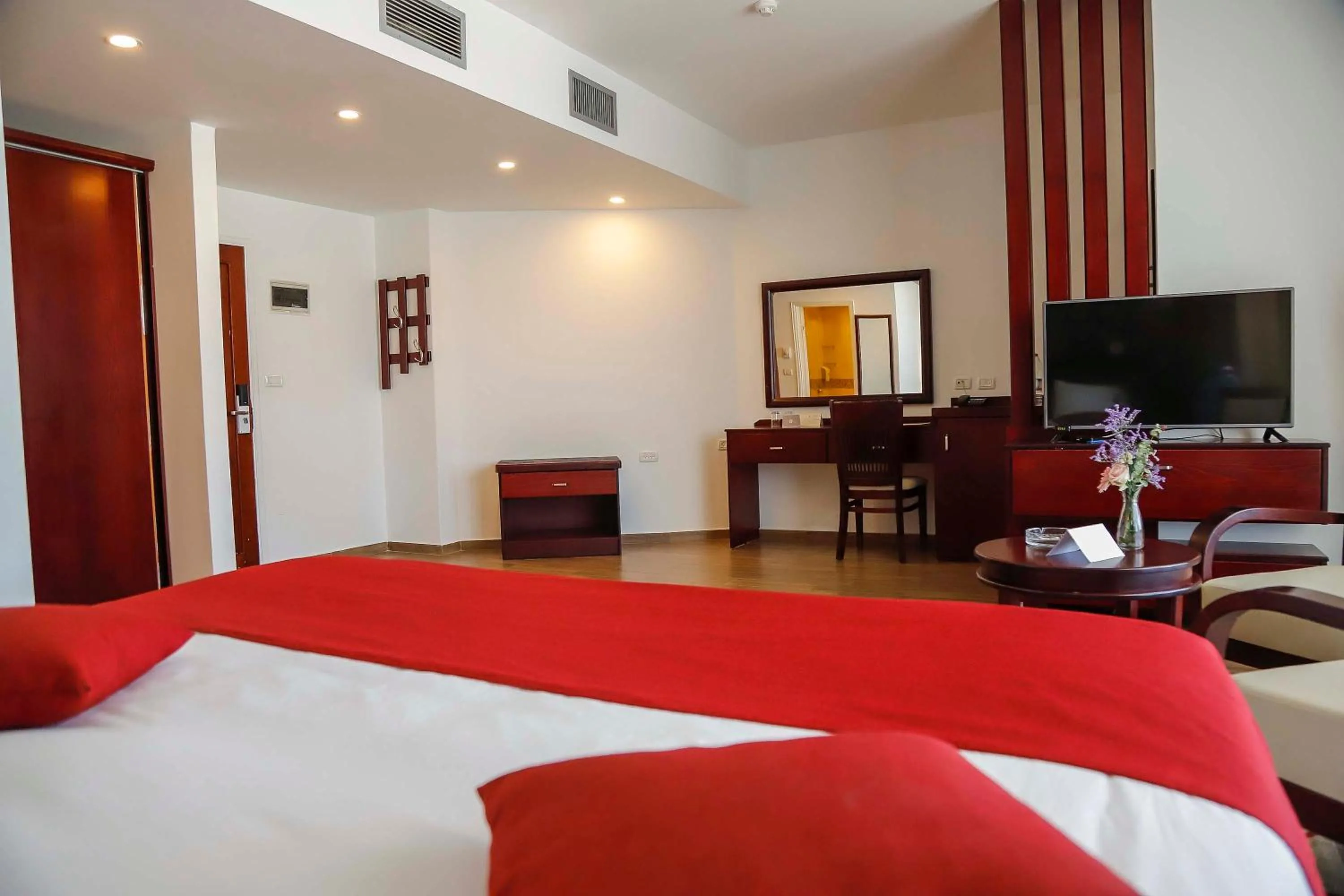 Photo of the whole room, Bed in City Inn Palace Hotel