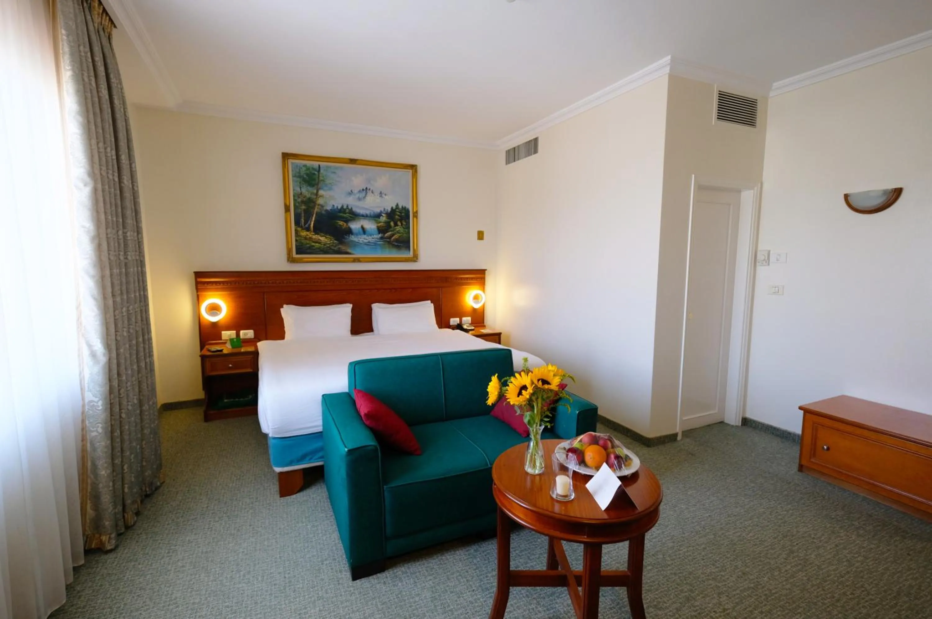 Photo of the whole room, Bed in City Inn Palace Hotel