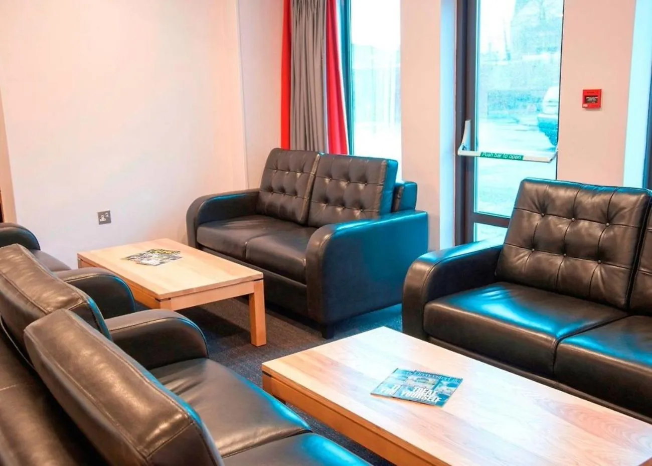 Living room in Riverside Hotel