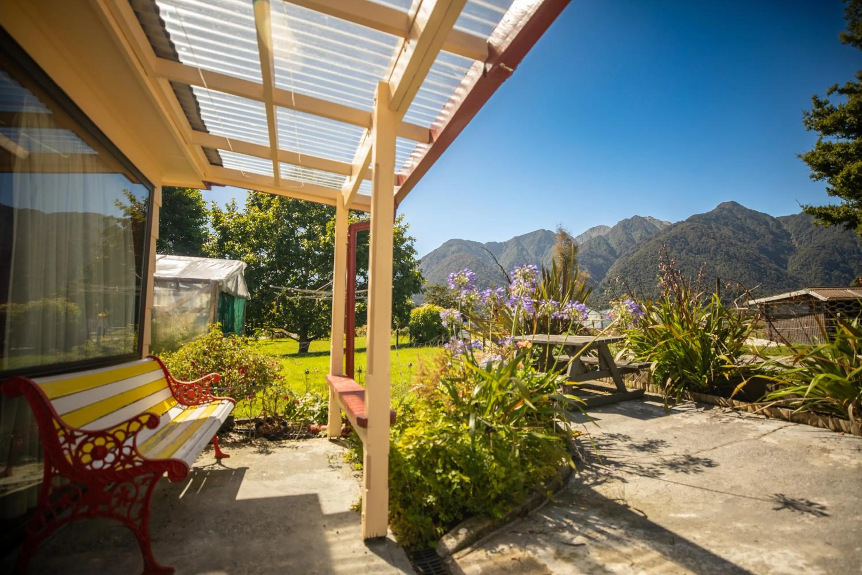 Property building in Ropatinis Bed & Breakfast