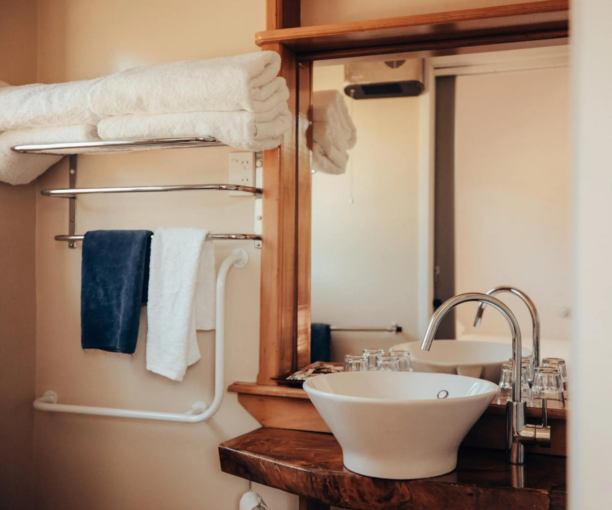 Bathroom in Ropatinis Bed & Breakfast