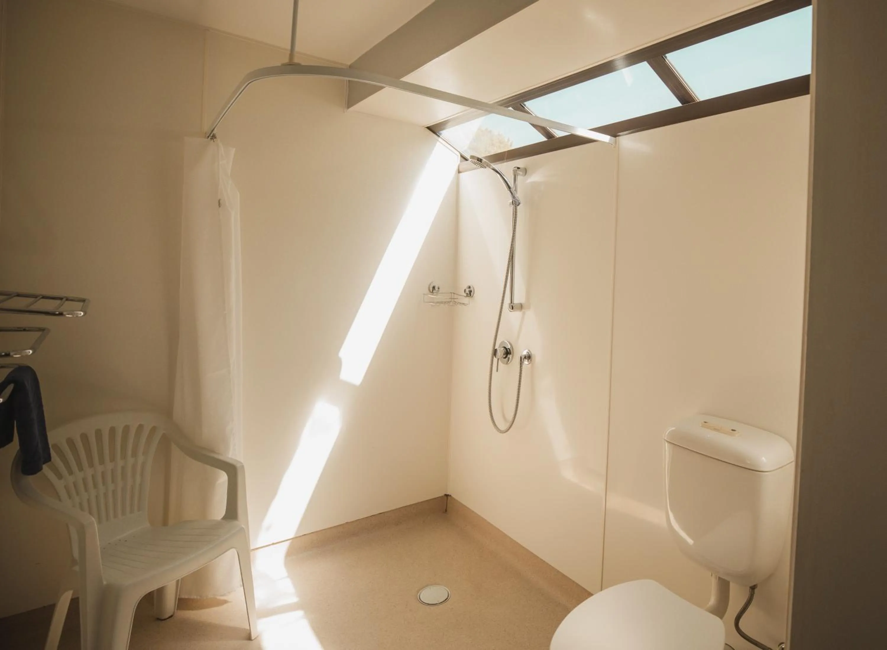 Shower in Ropatinis Bed & Breakfast