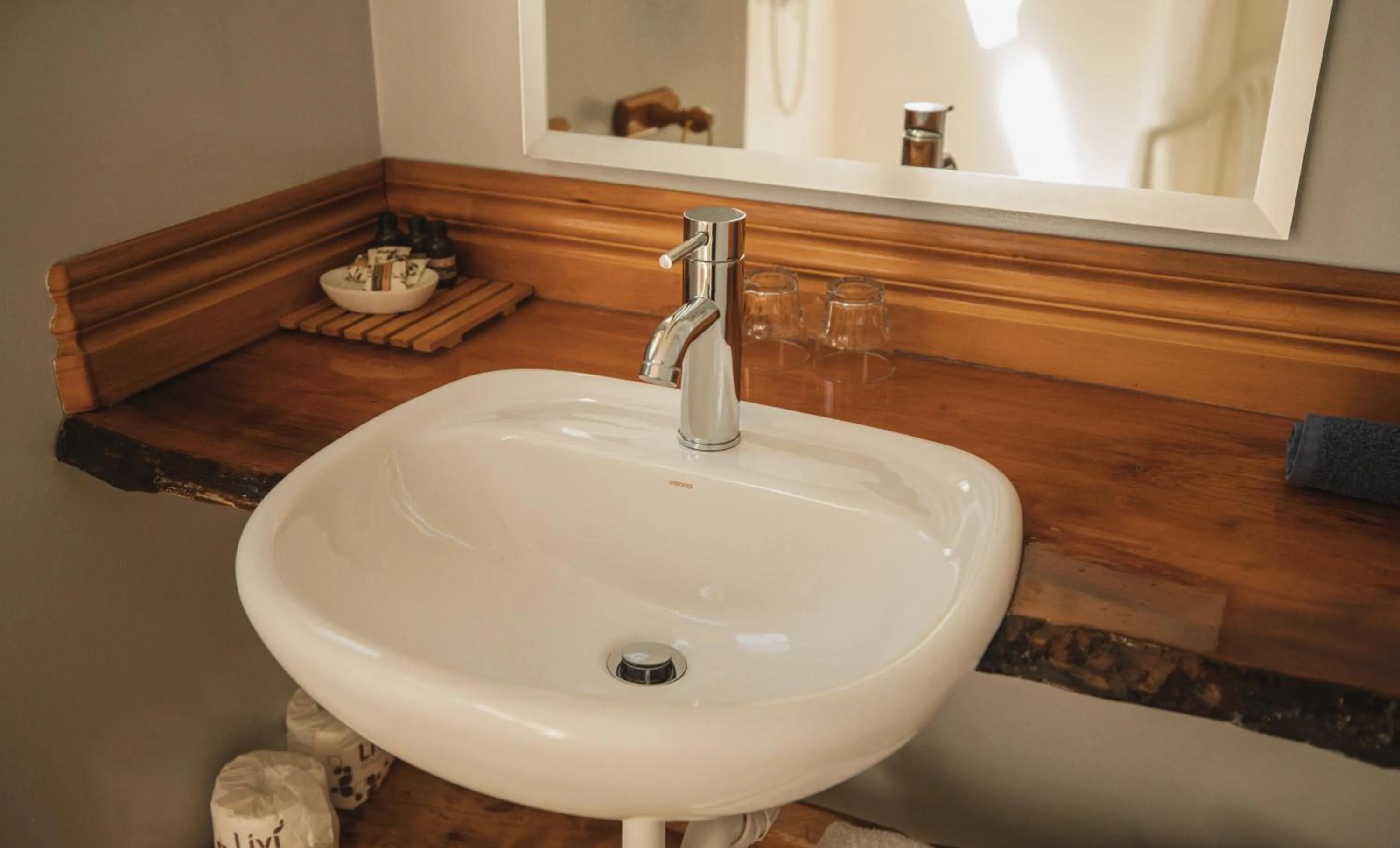 Bathroom in Ropatinis Bed & Breakfast