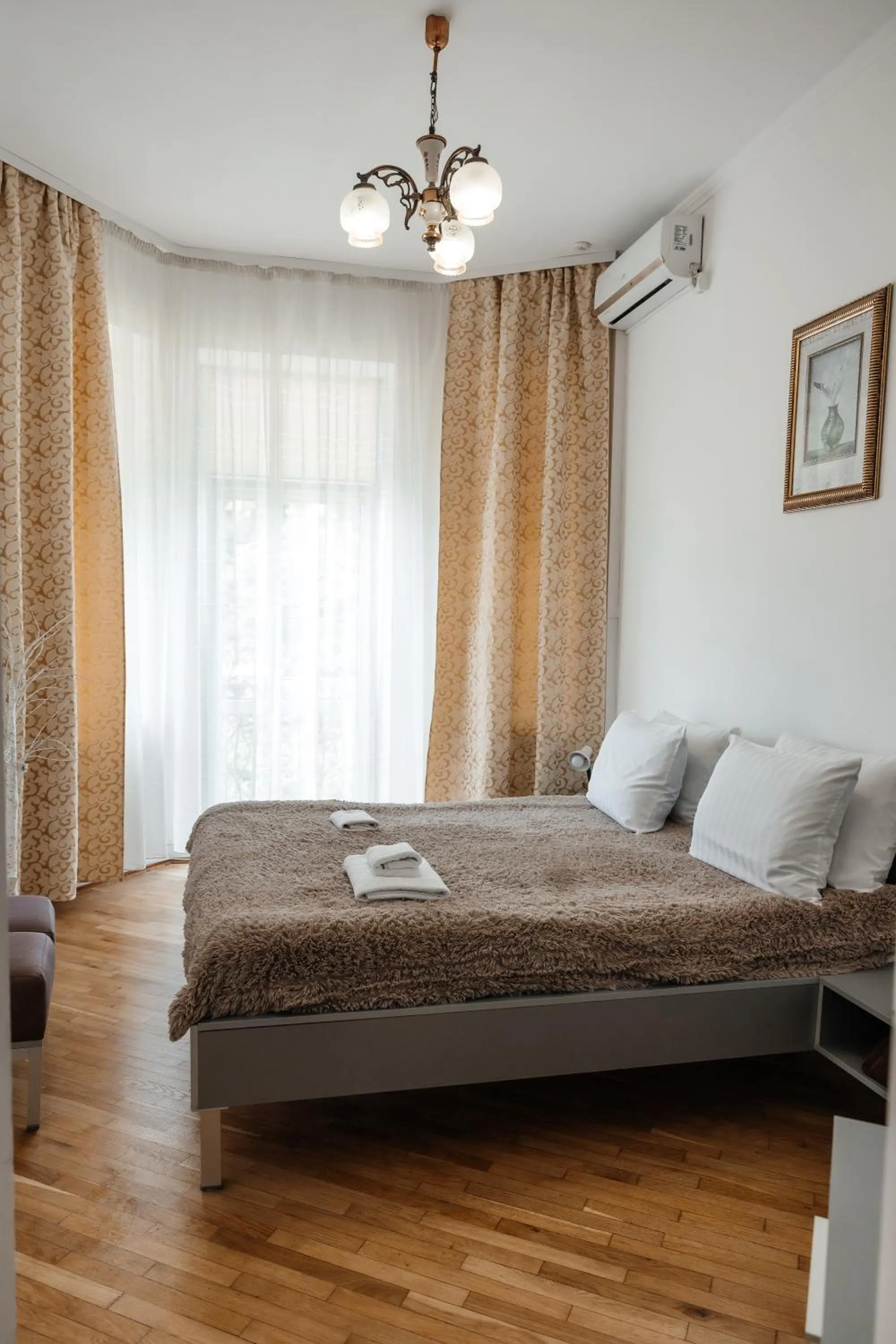 Bed in Pysanka Hotel