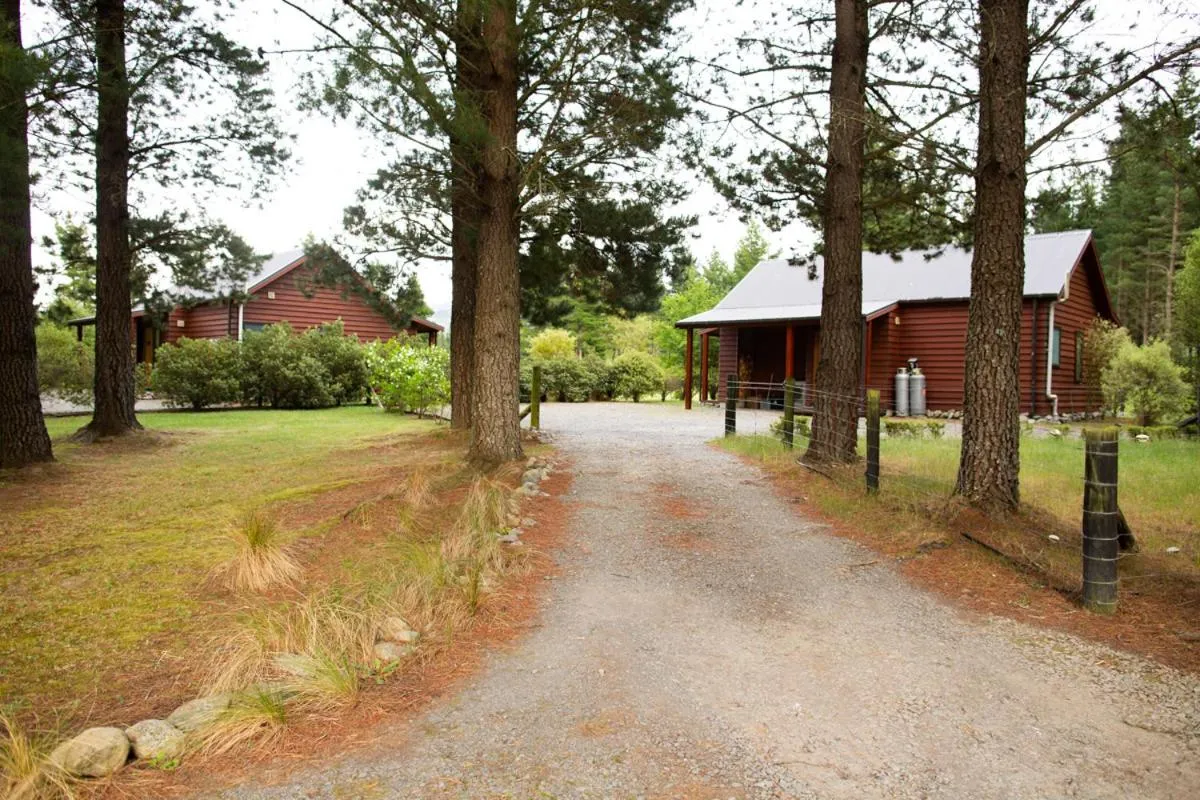 Property building in Woodbank Park Cottages
